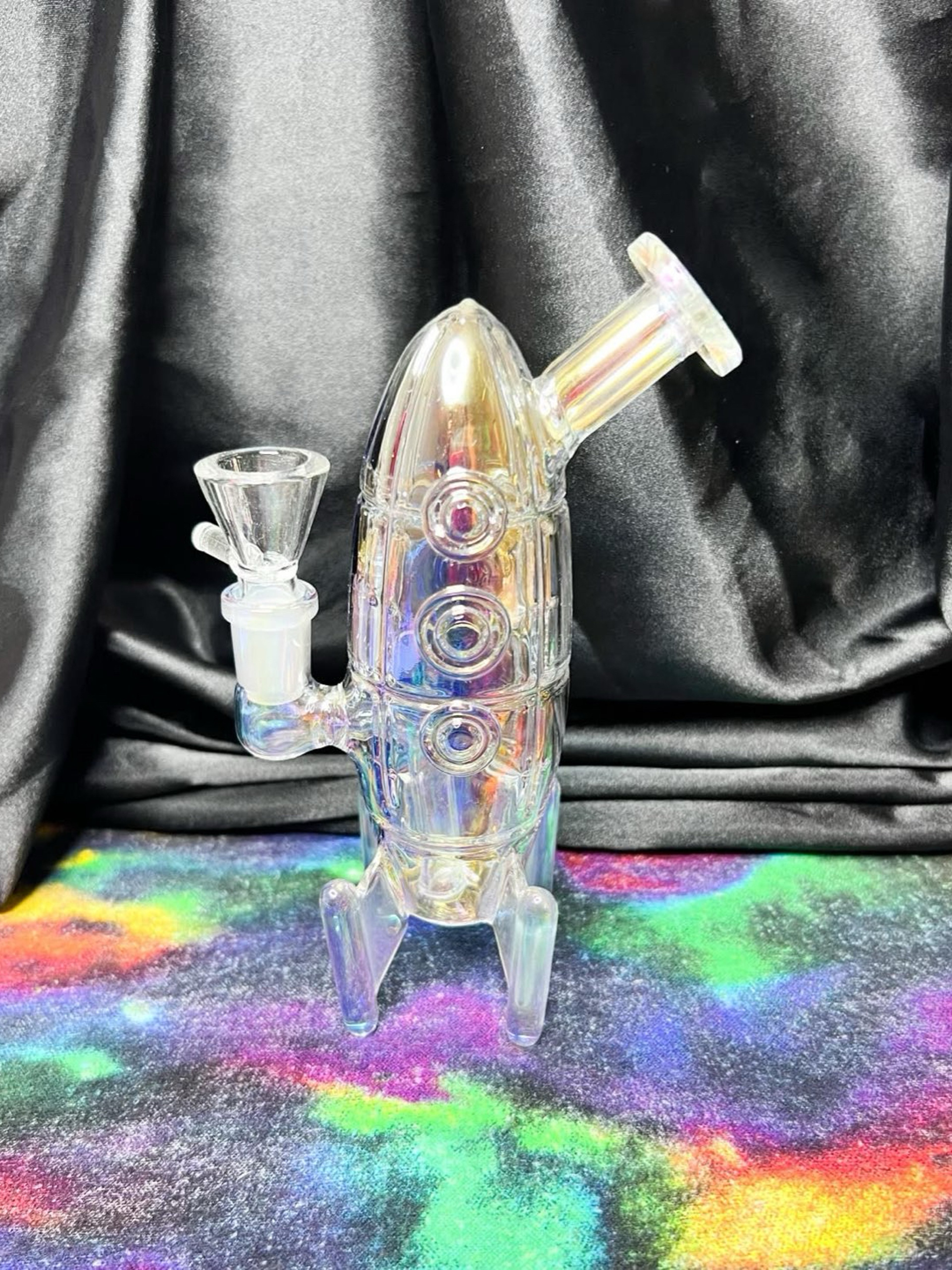 Preview pic of Iridescent Rocket Ship 7 Inch Water Pipe