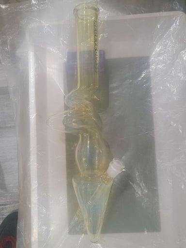 Preview pic of Hand blown glass bong