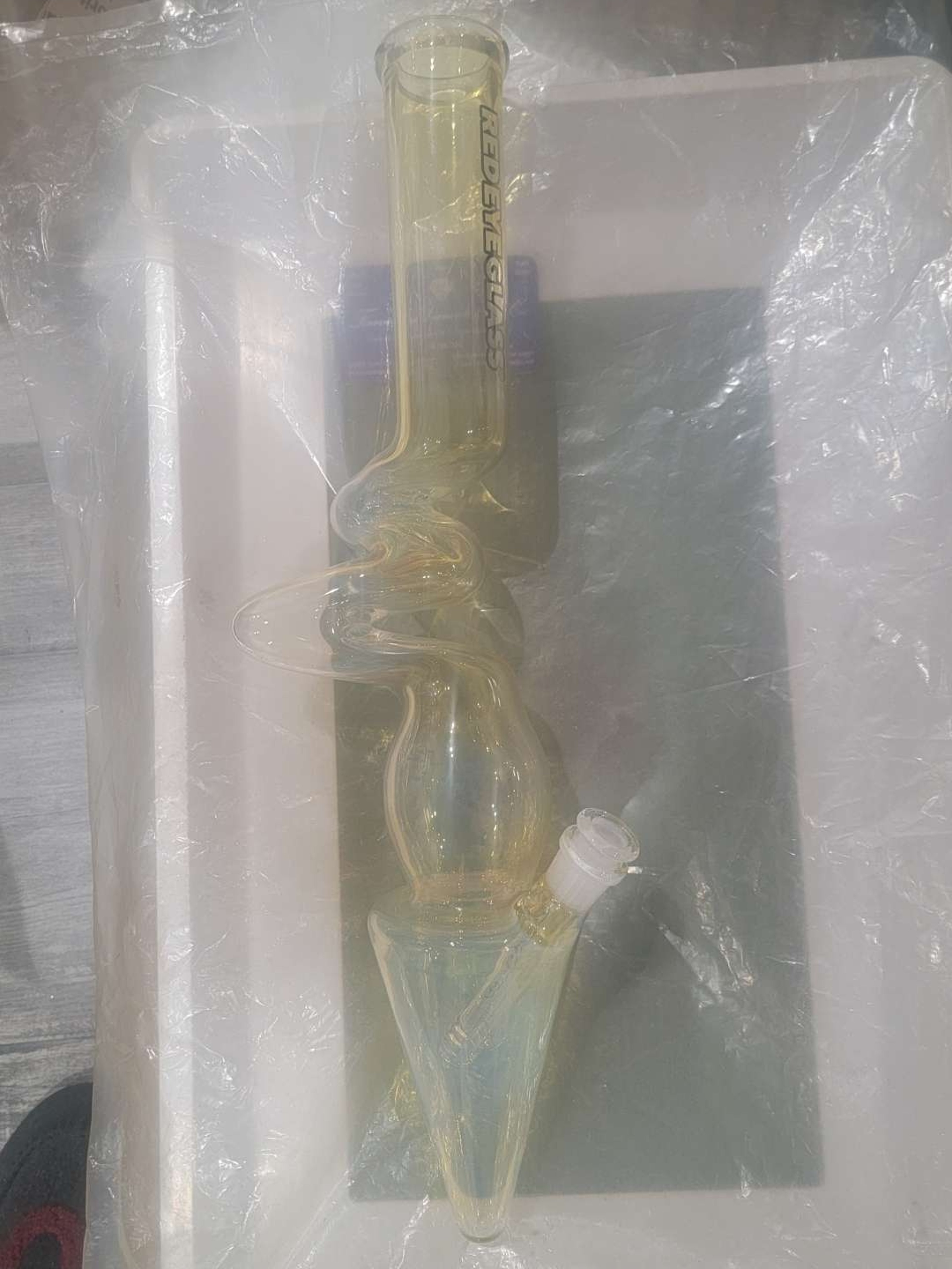 Preview pic of Hand blown glass bong