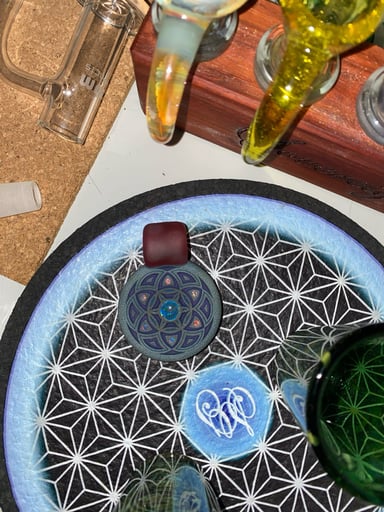 Preview pic of Glassmaze pendy