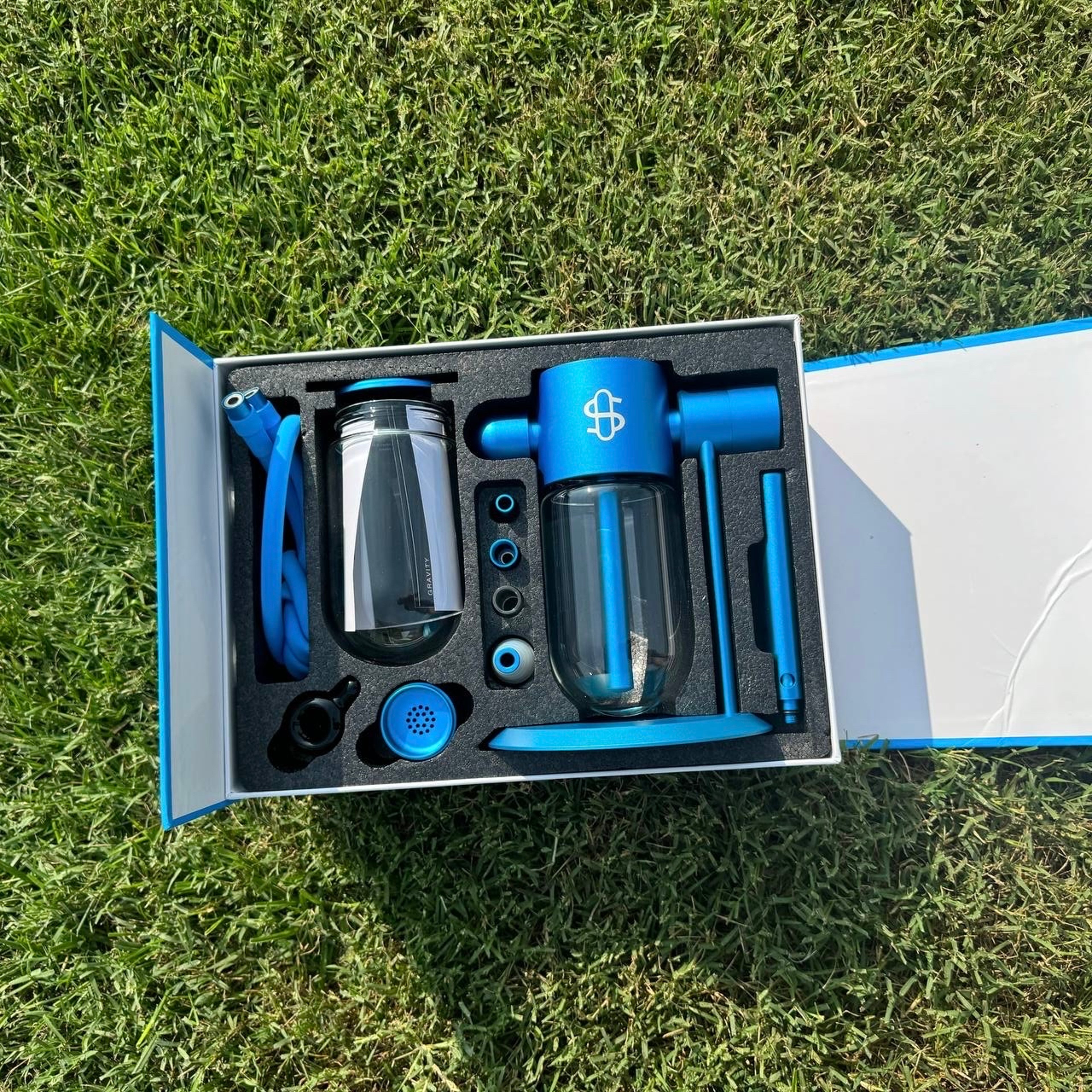 Preview pic of Stüdenglass x Cookies Gravity Bong