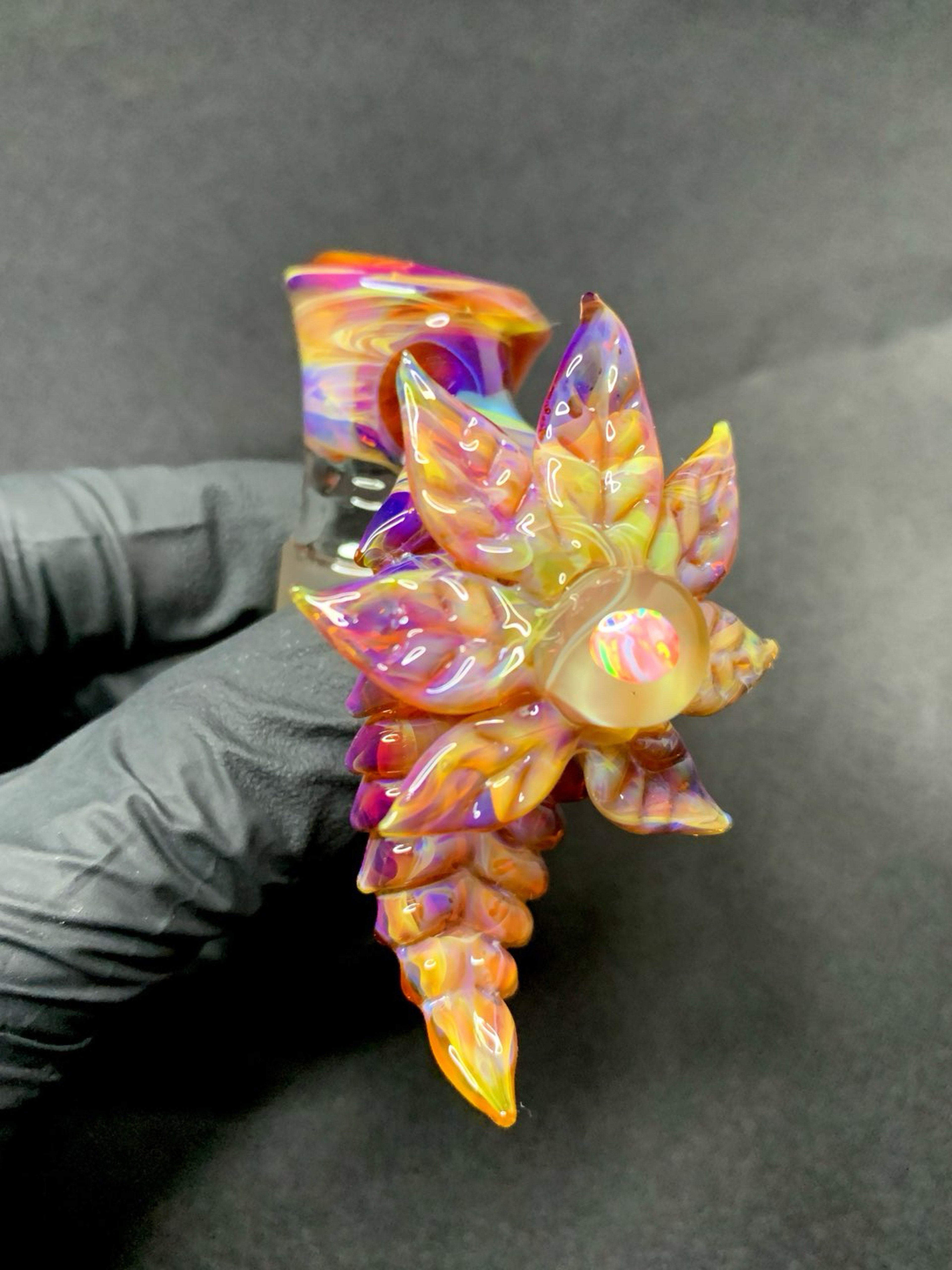 Preview pic of Lokis Lipstick 18mm chaos leaf slide