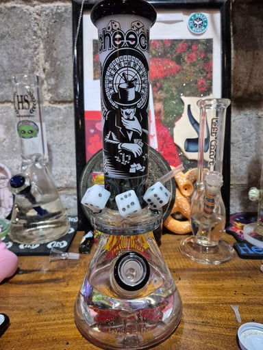 Preview pic of Cheech casino beaker