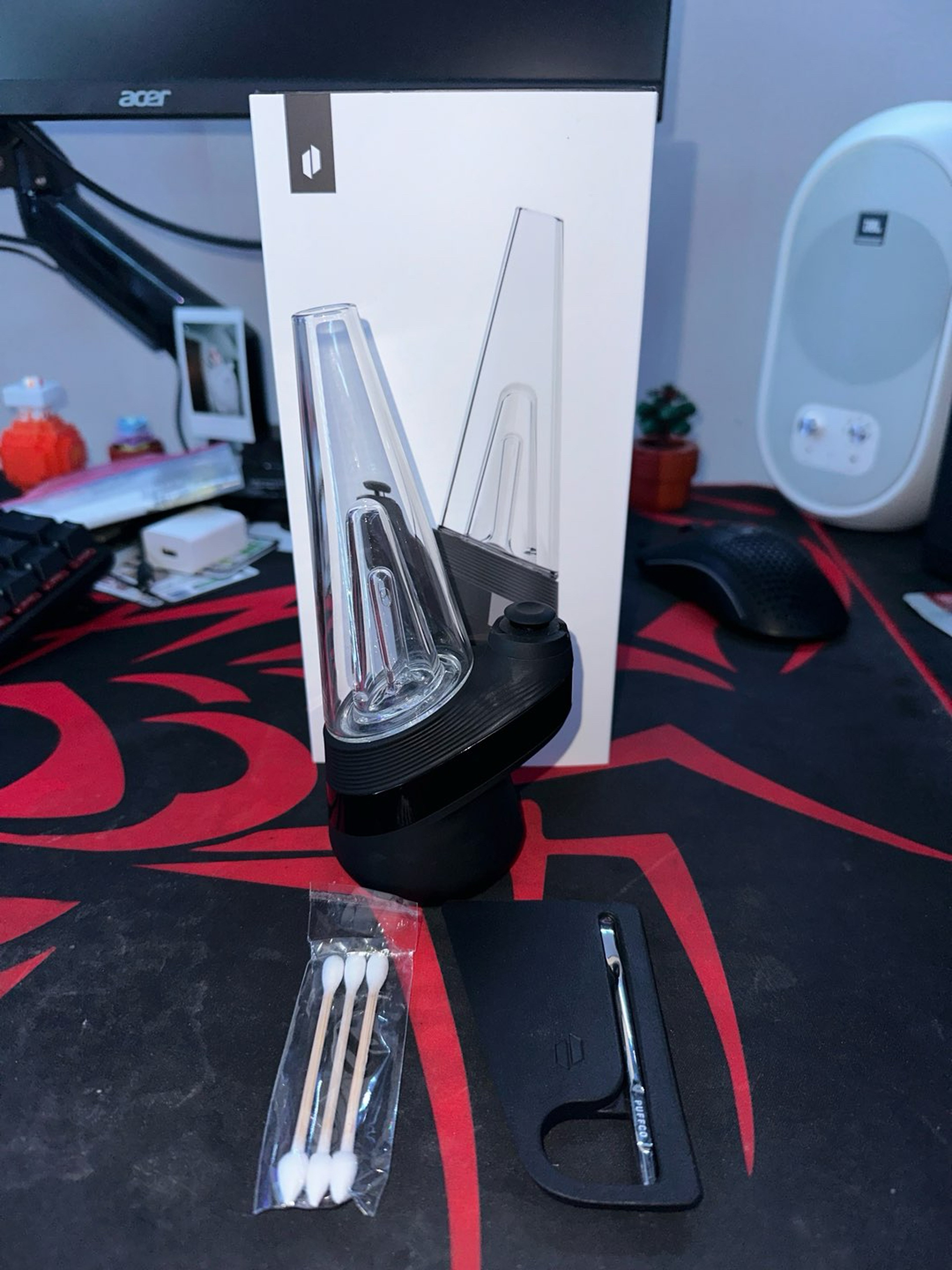 Preview pic of Puffco Peak V2 w/ 3d3g Gold Chamber