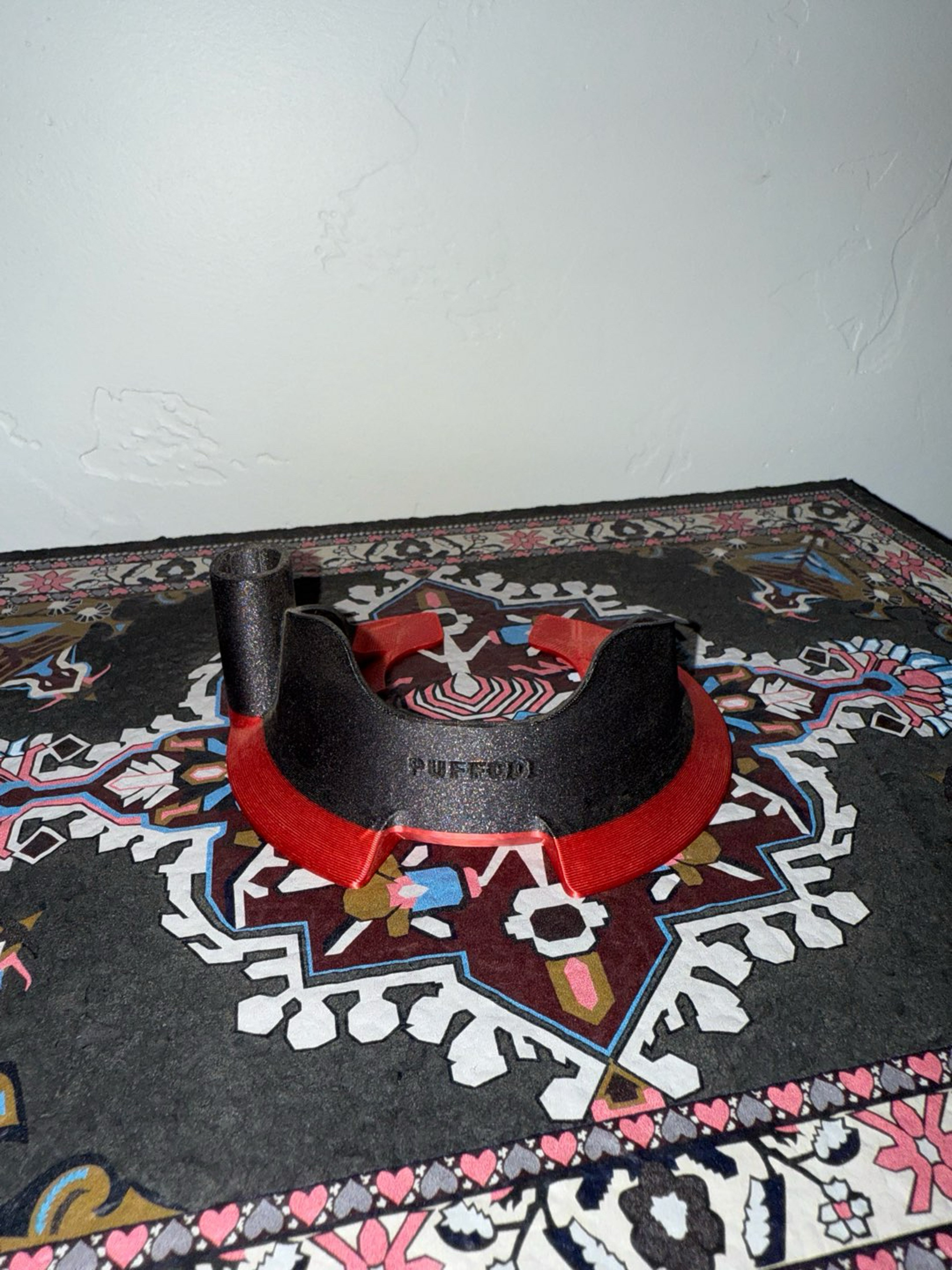 Preview pic of Dablatory Red & Black puffco stand w/ holder