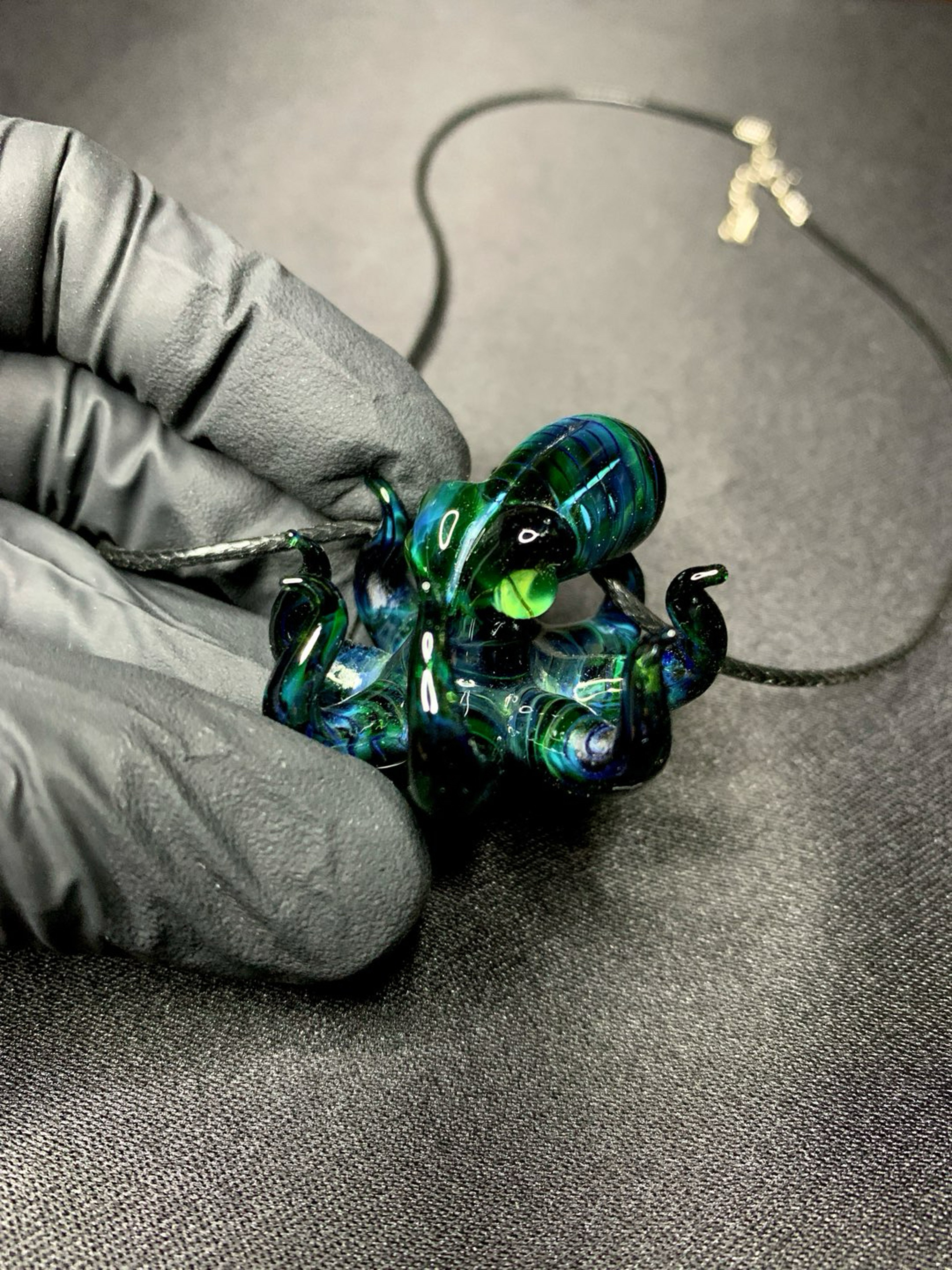 Preview pic of Xenomorph/UV Ion otopus pendant