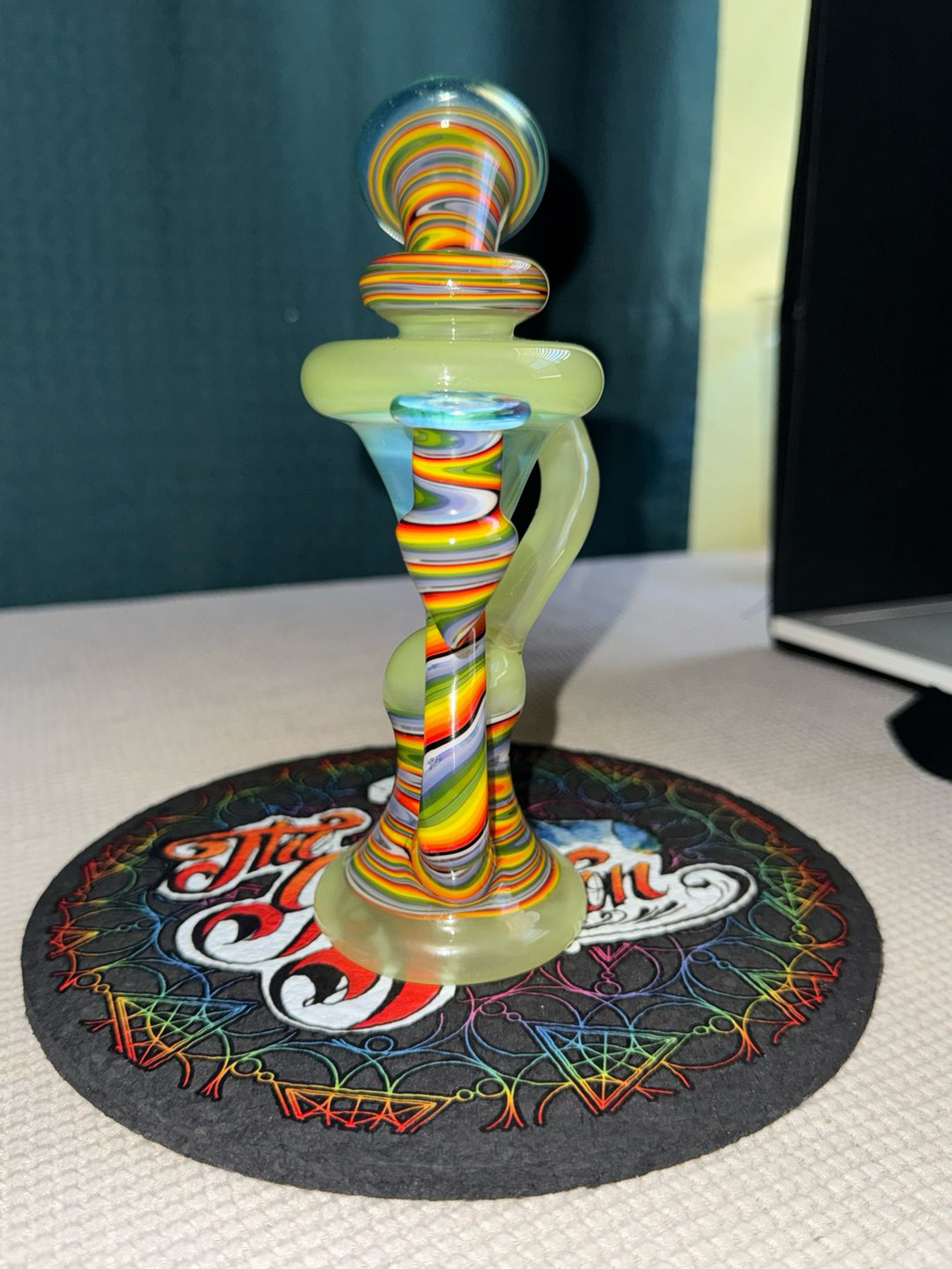 Preview pic of Whit V. Linear Full-Color Lined-Work Recycler