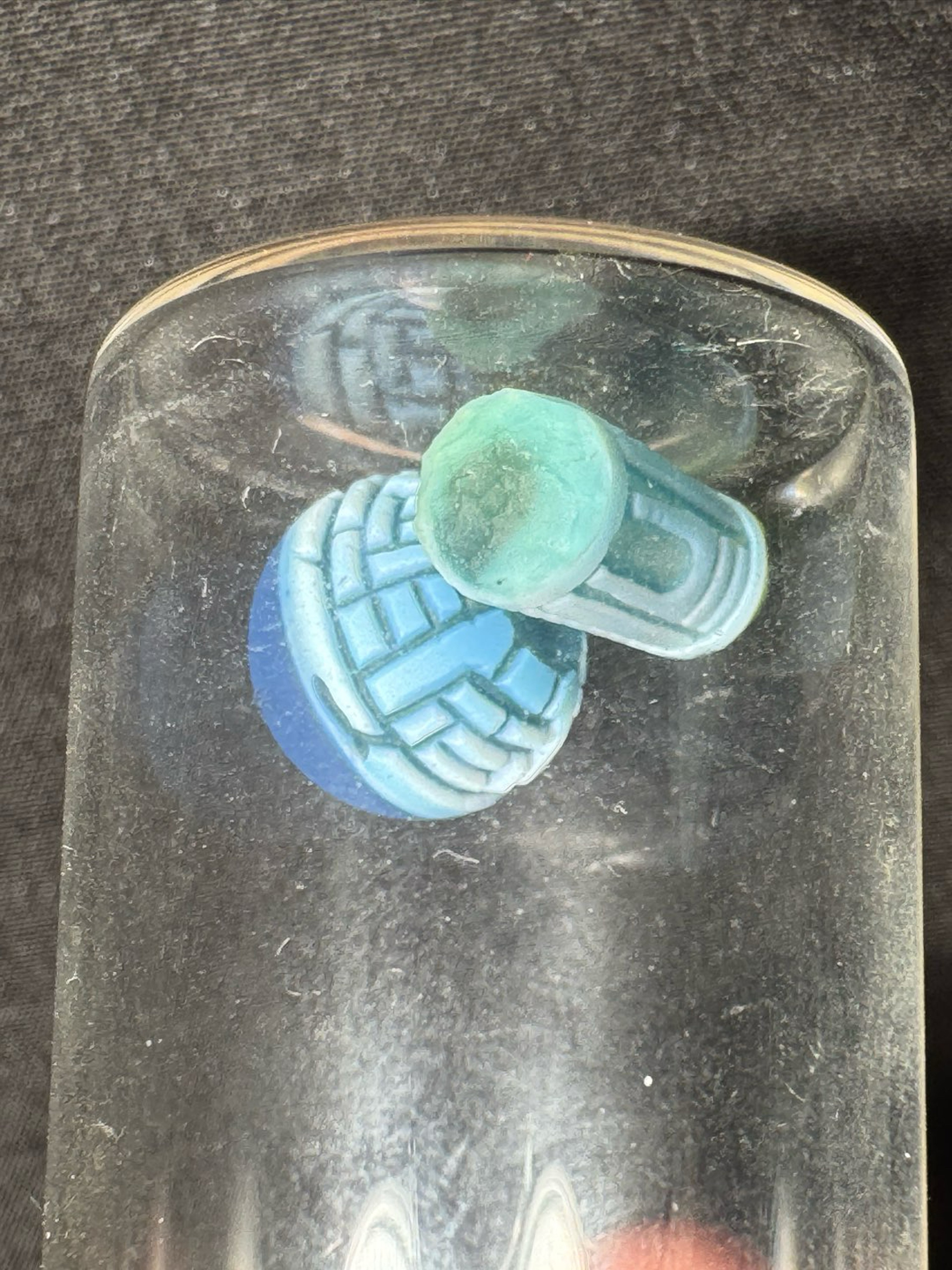 Preview pic of Rye glass pillar and valve