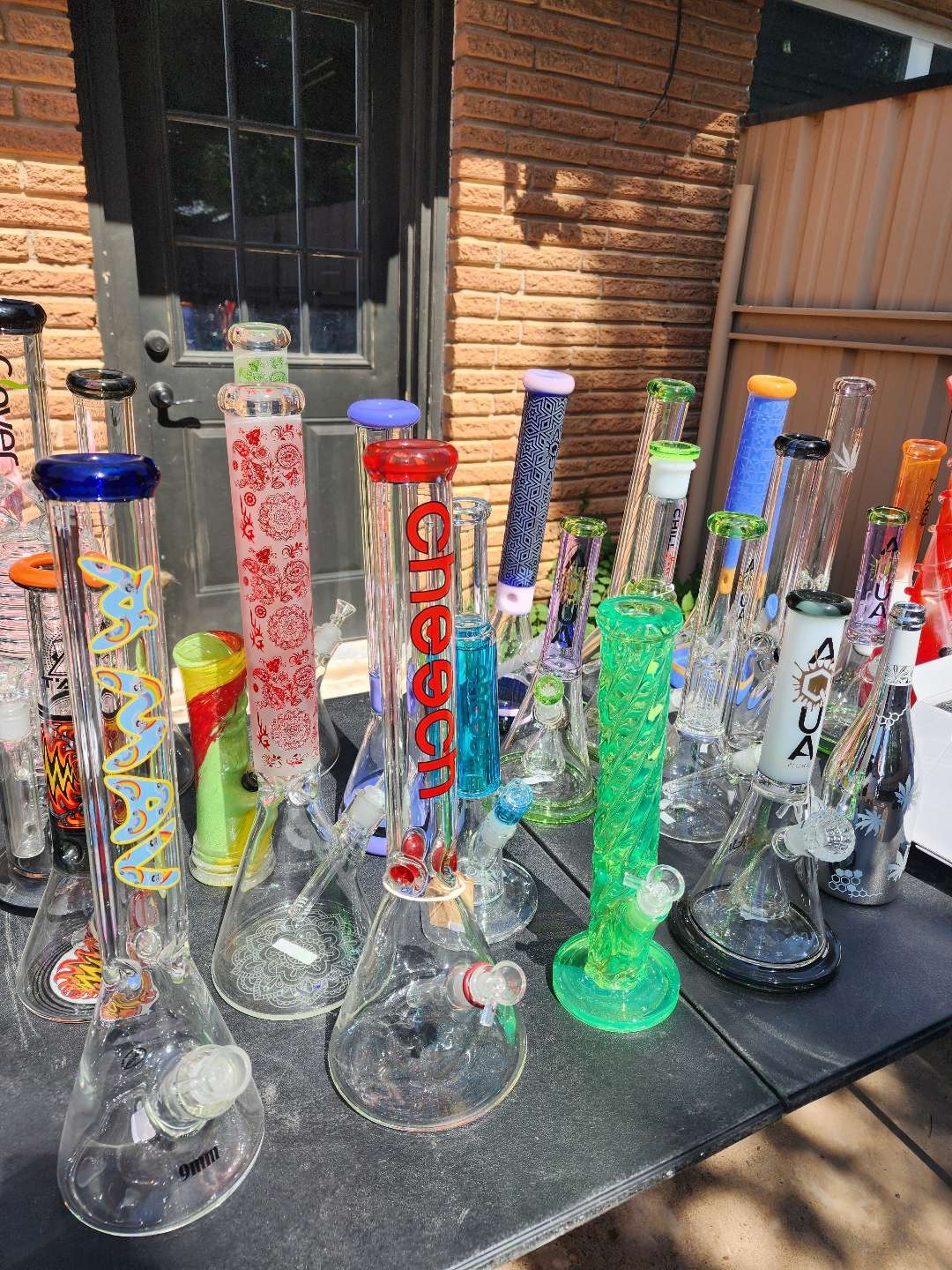 Preview pic of Misc. Bongs, pipes, and dab rigs