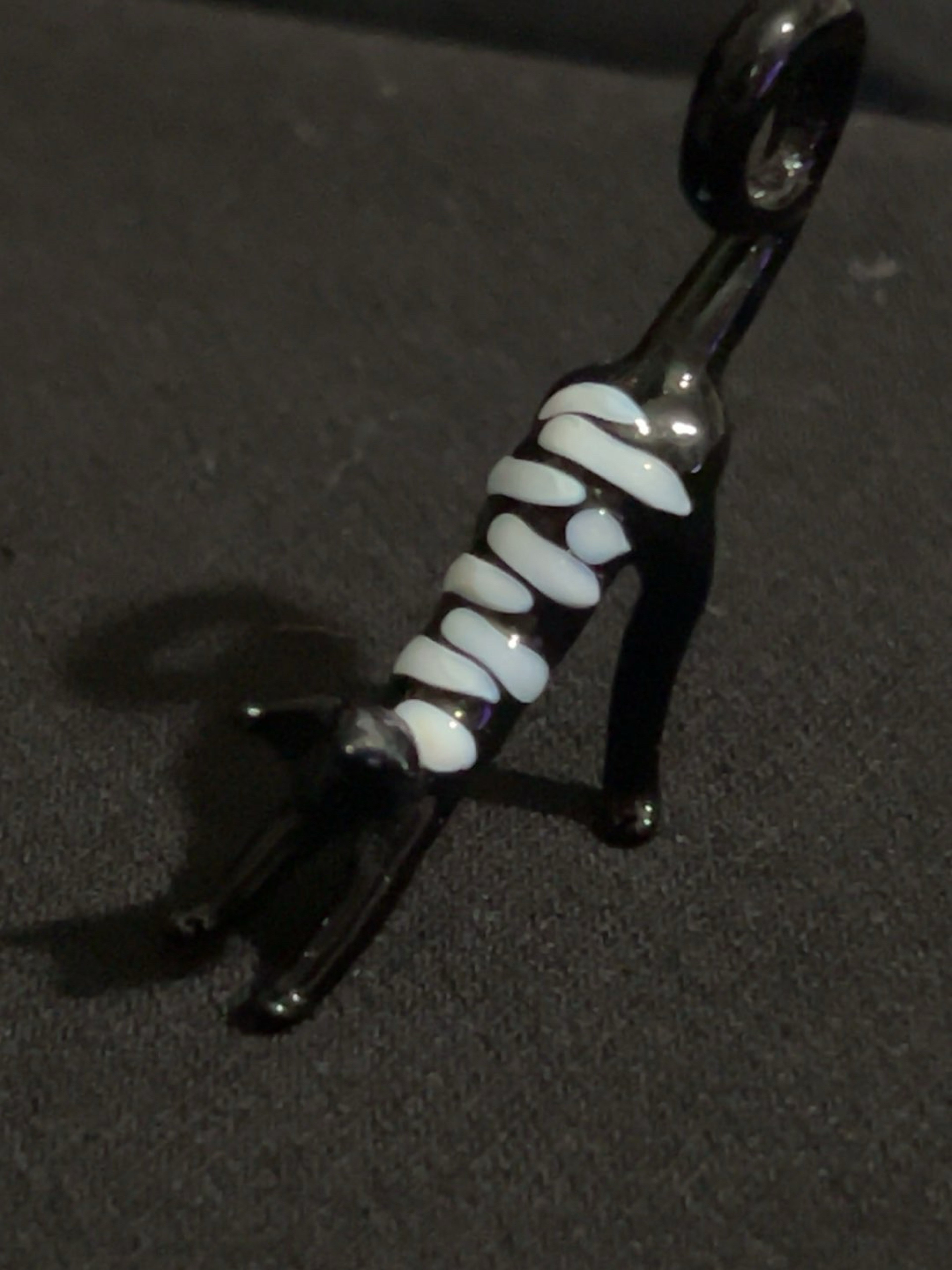 Preview pic of Glass kitty cat pendant