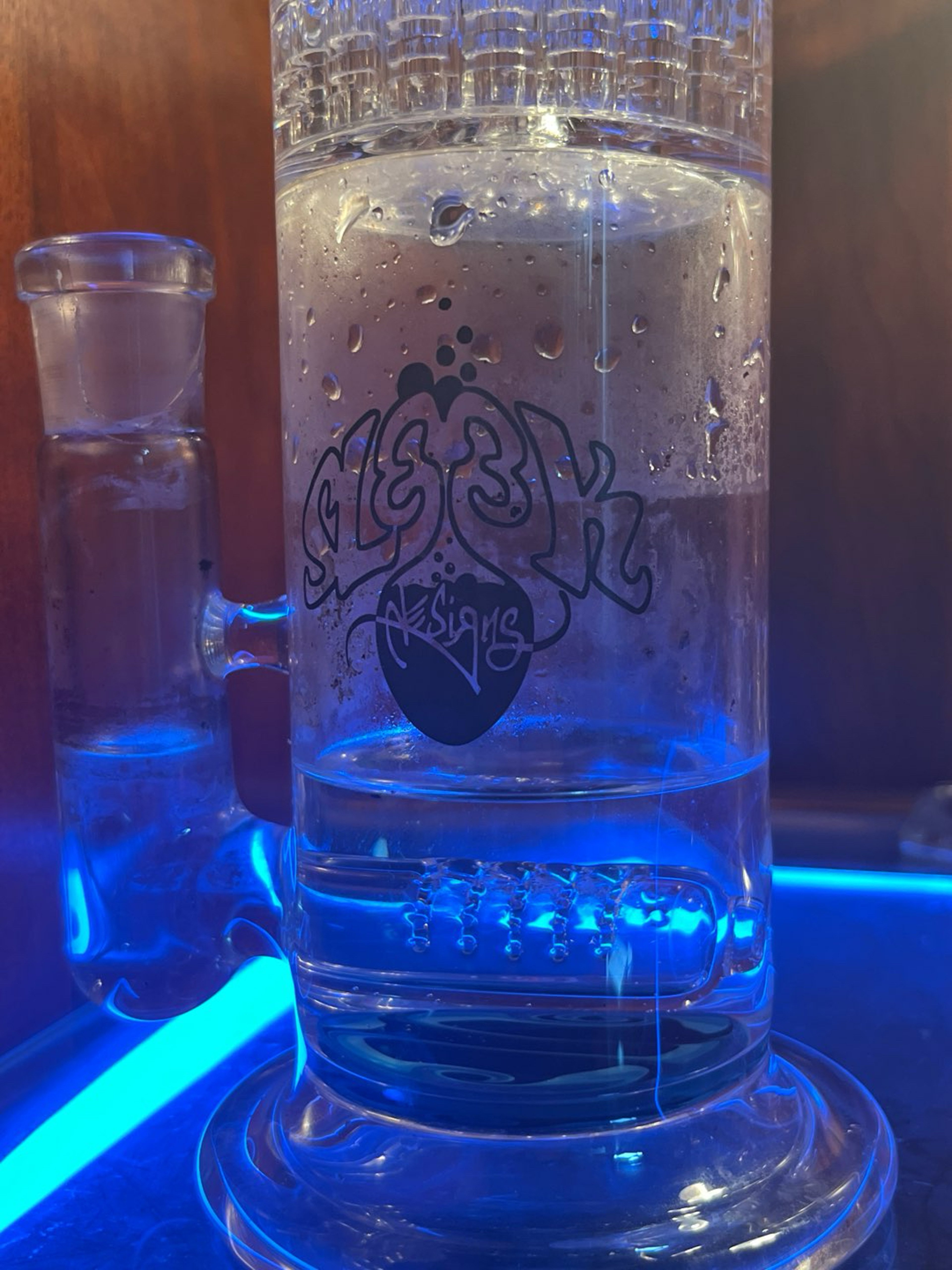Preview pic of Sleek glass Xl StemLine to 32 arm tree perc