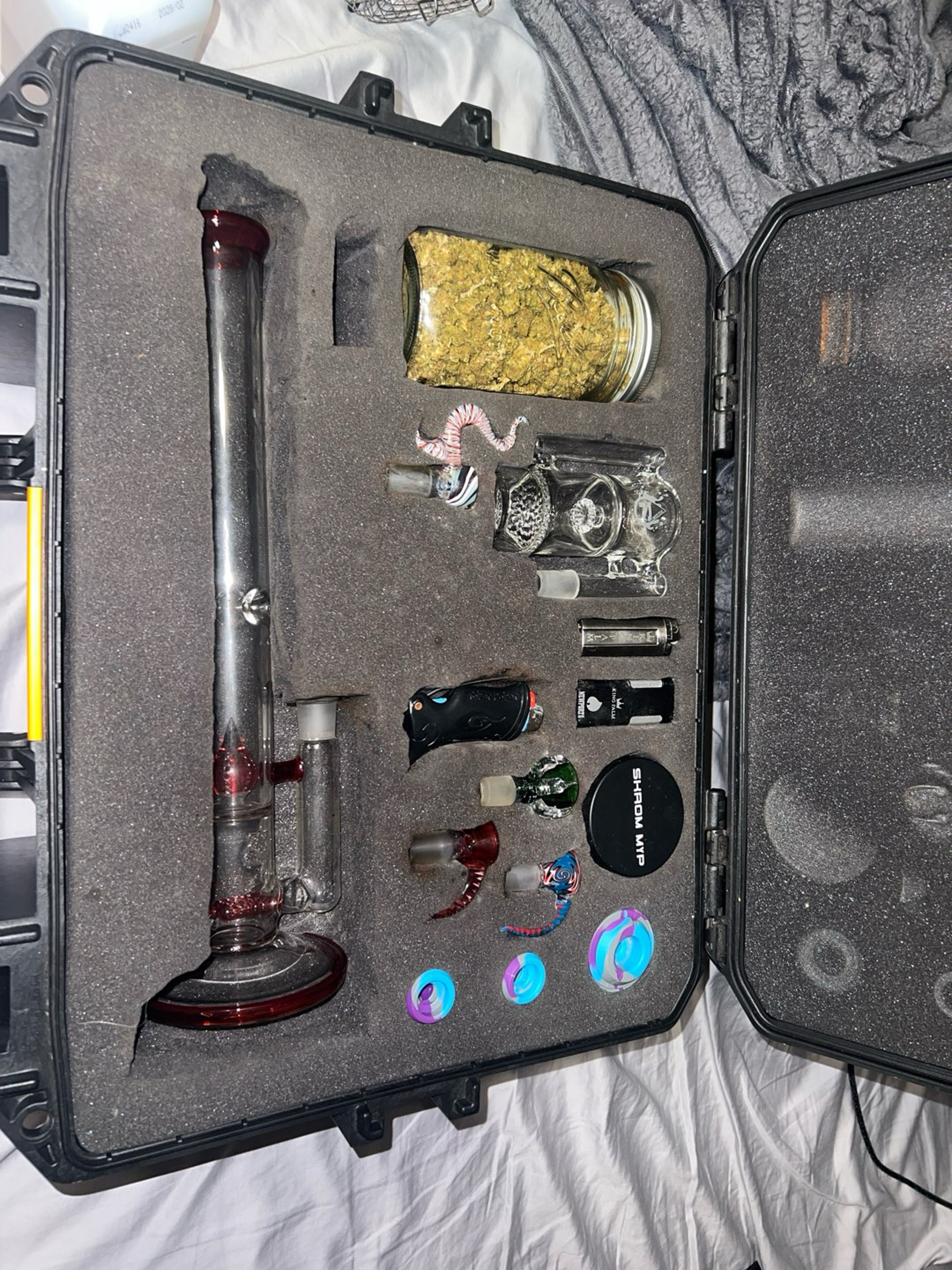 Preview pic of 2k Glass Bong Bundle