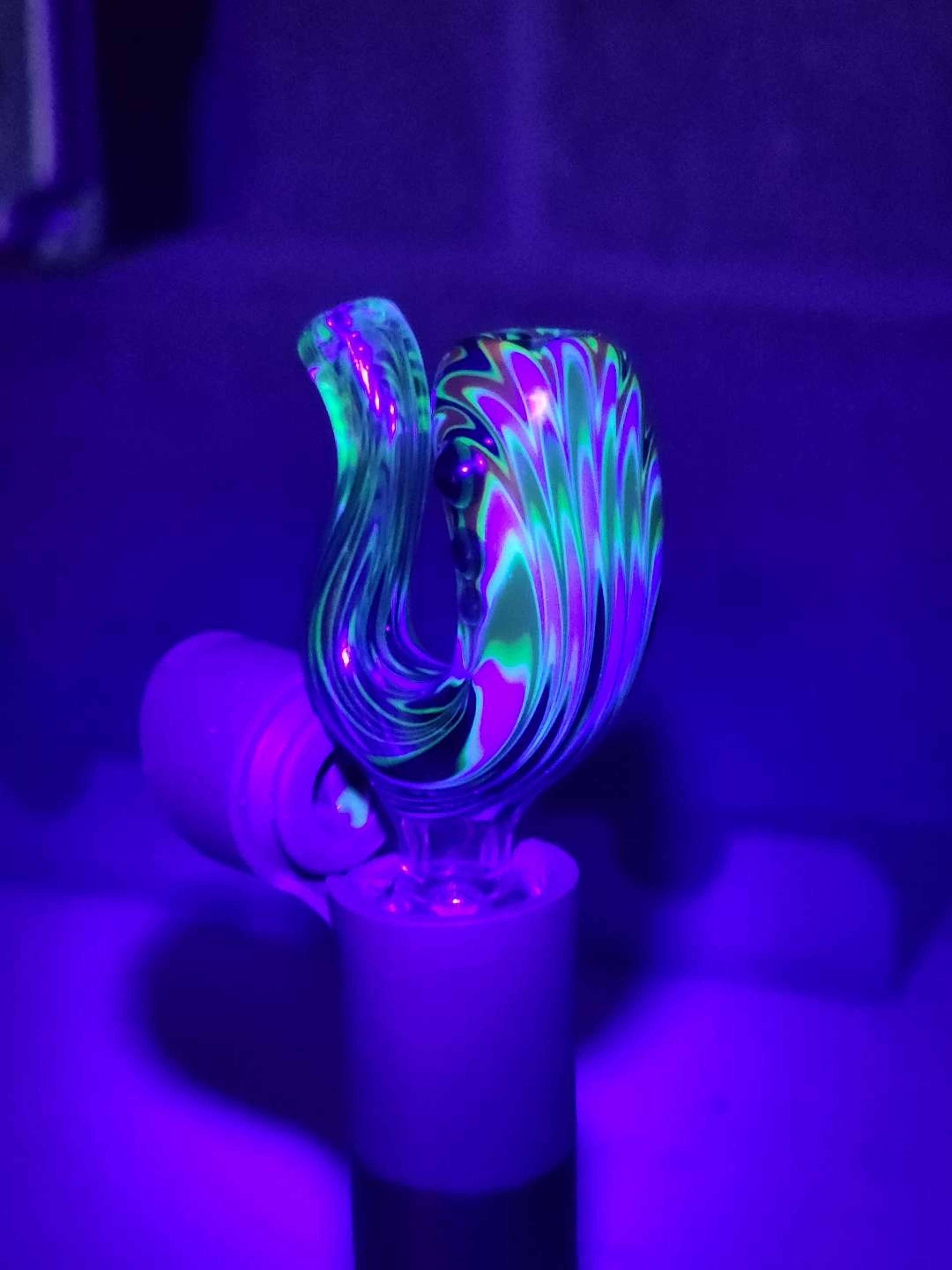 Preview pic of Uv accented linework dry sherlock puffco pivot top