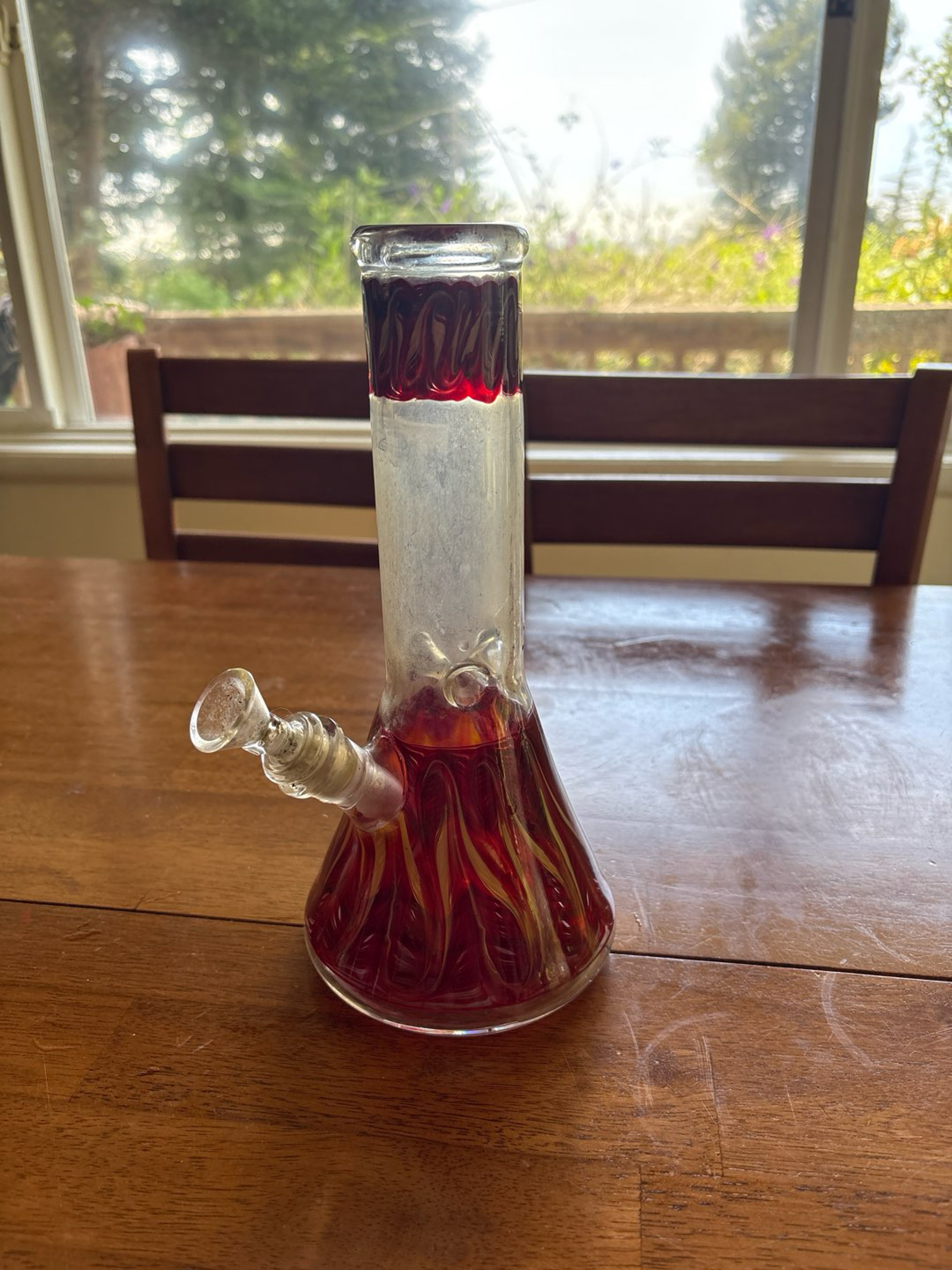Preview pic of Red Glass Beaker Bong