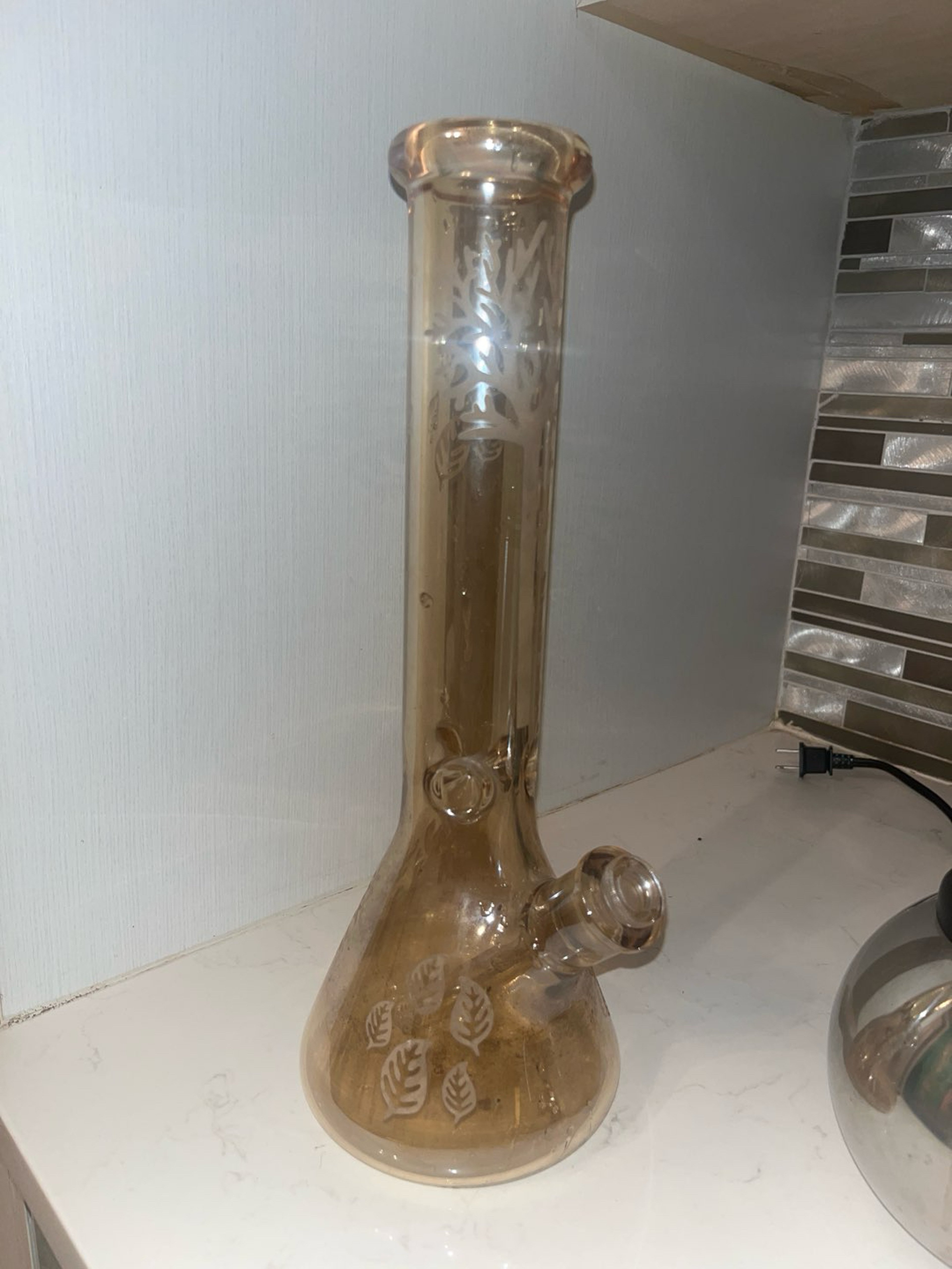 Preview pic of Fall Themed Beaker Bong
