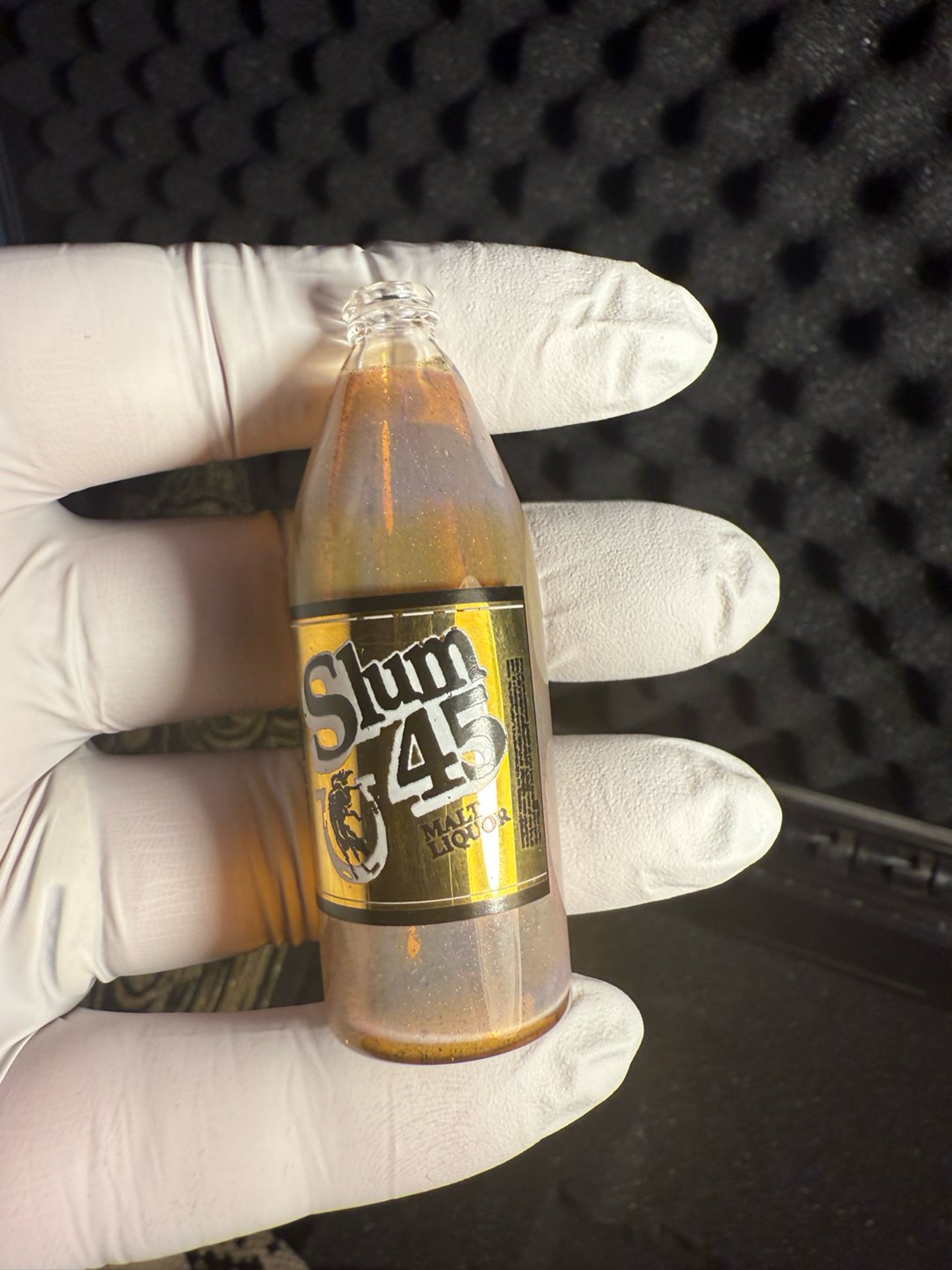 Preview pic of Slum Gold 40oz Bottle Fumed Cap /12