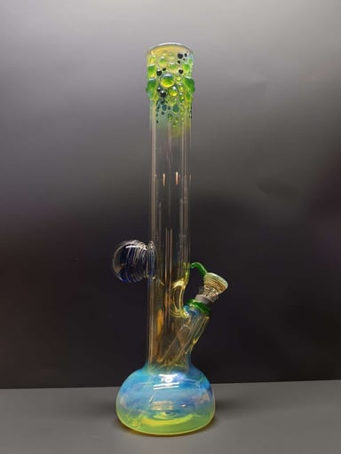 Preview pic of 15in vortex marble old school bong