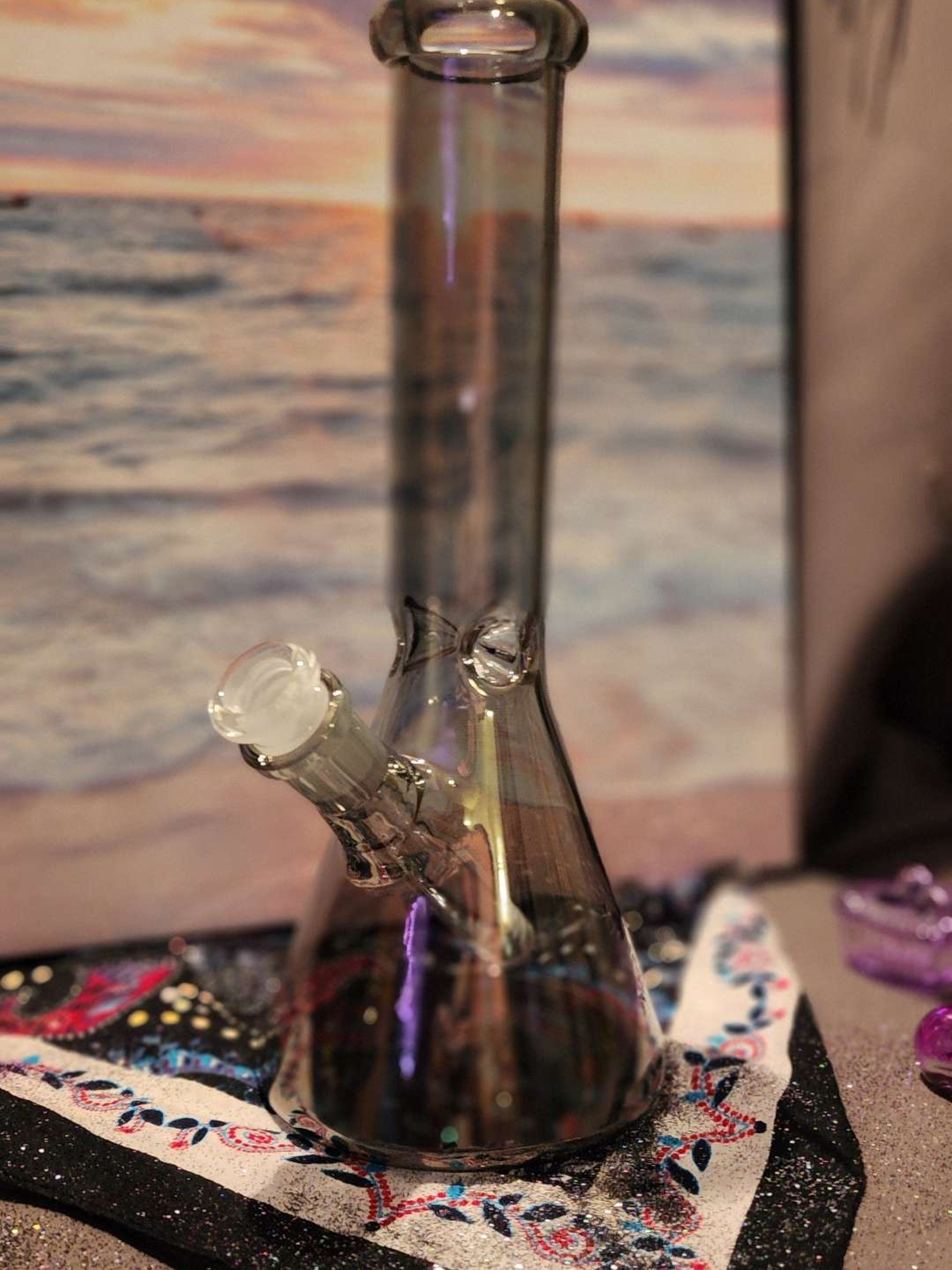 Preview pic of Transparent charcoal iridescent classic beaker bong