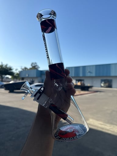 Preview pic of 🔥2Pac Tribute Bong Kit - Limited Edition Collectible Set