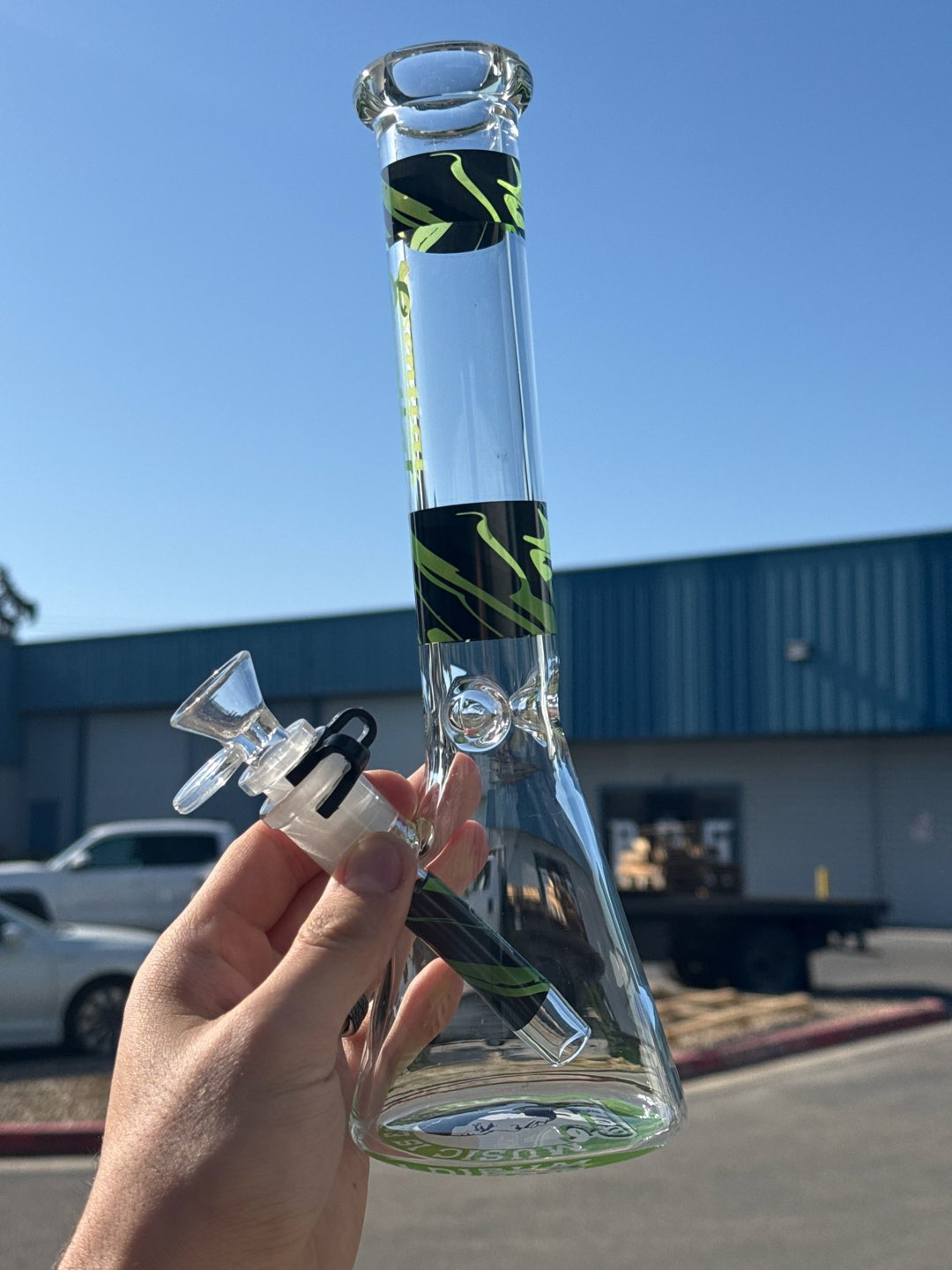 Preview pic of 🔥 Pop Smoke Tribute Bong Kit – Exclusive Drop for Real Fans