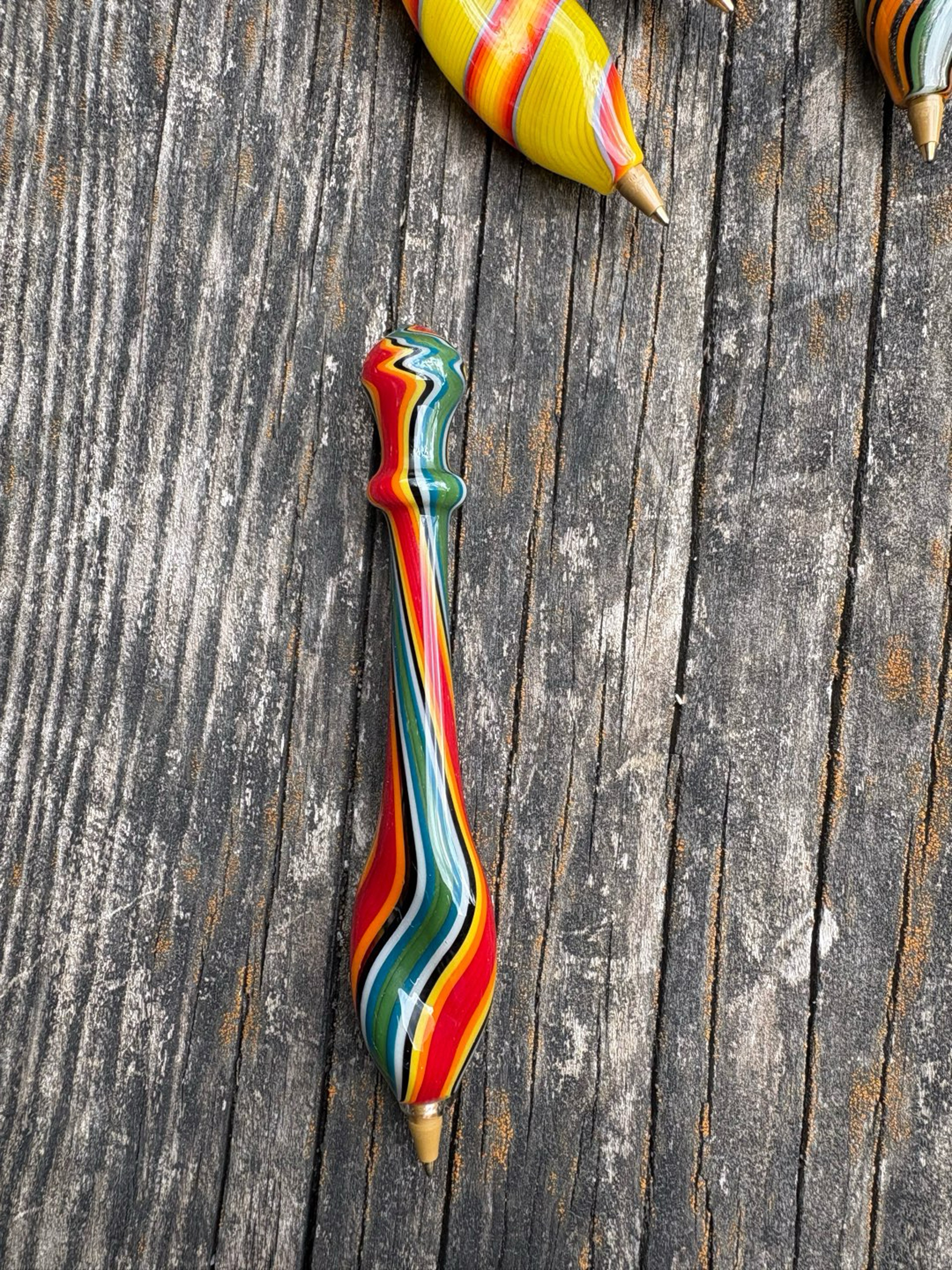 Preview pic of Lined pen