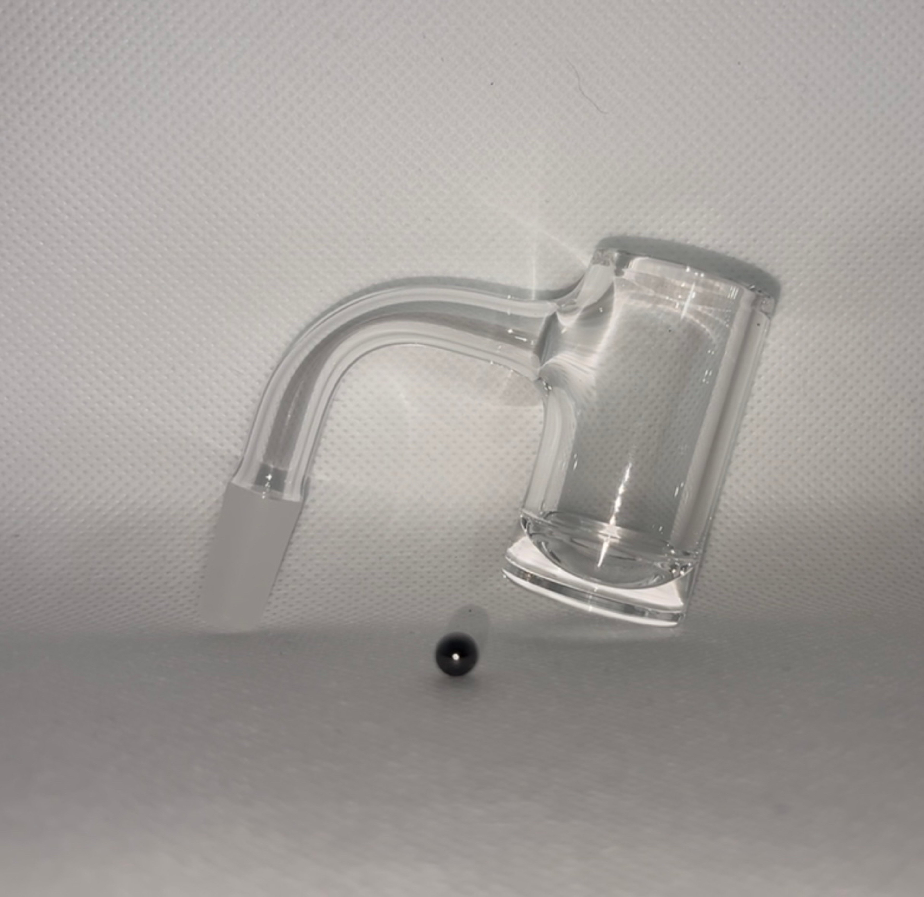 Preview pic of 10mm Quartz Banger w/ round bottom & terp pearl