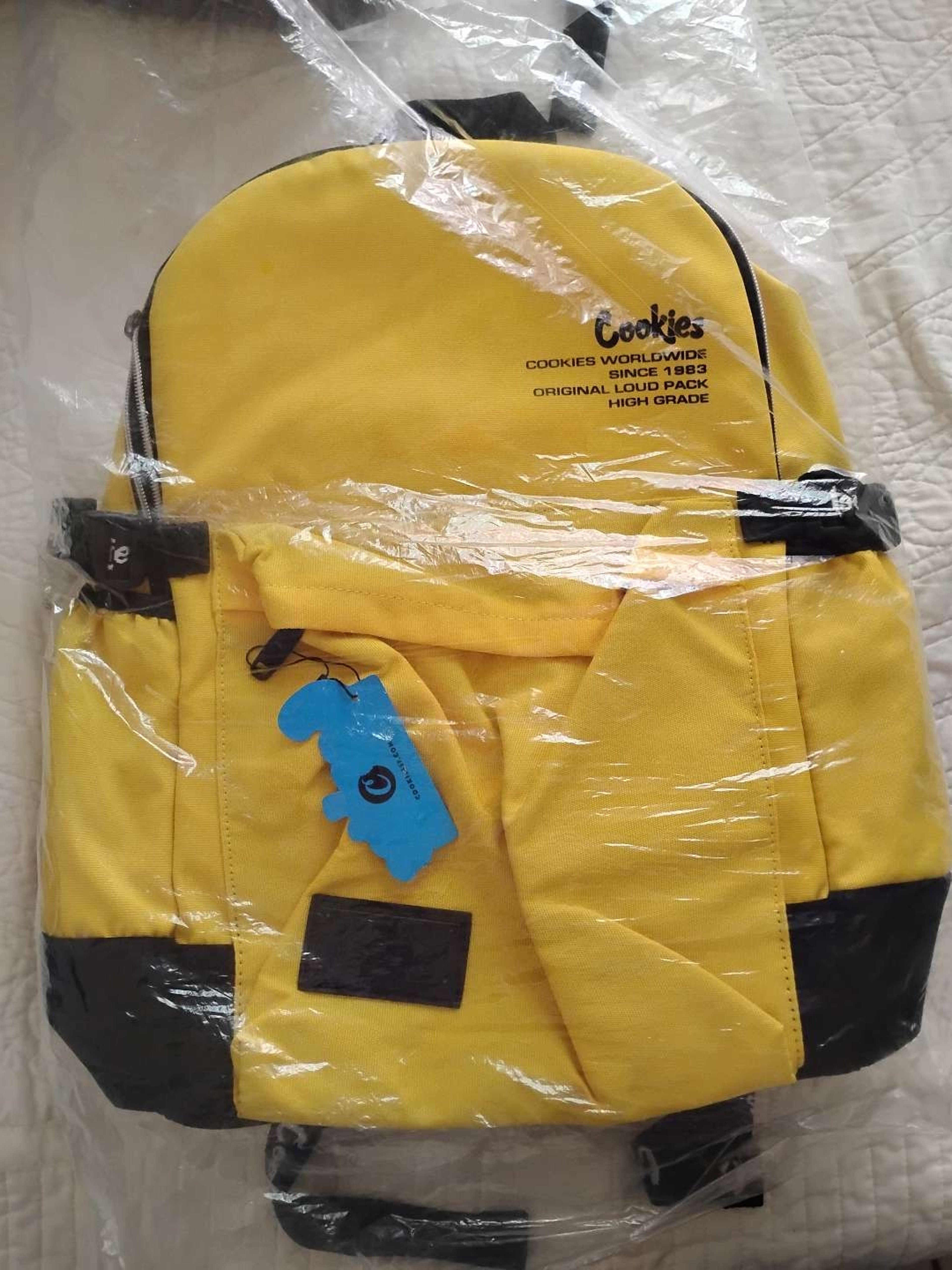 Preview pic of Brand new Cookies brand smell proof bag (Yellow)