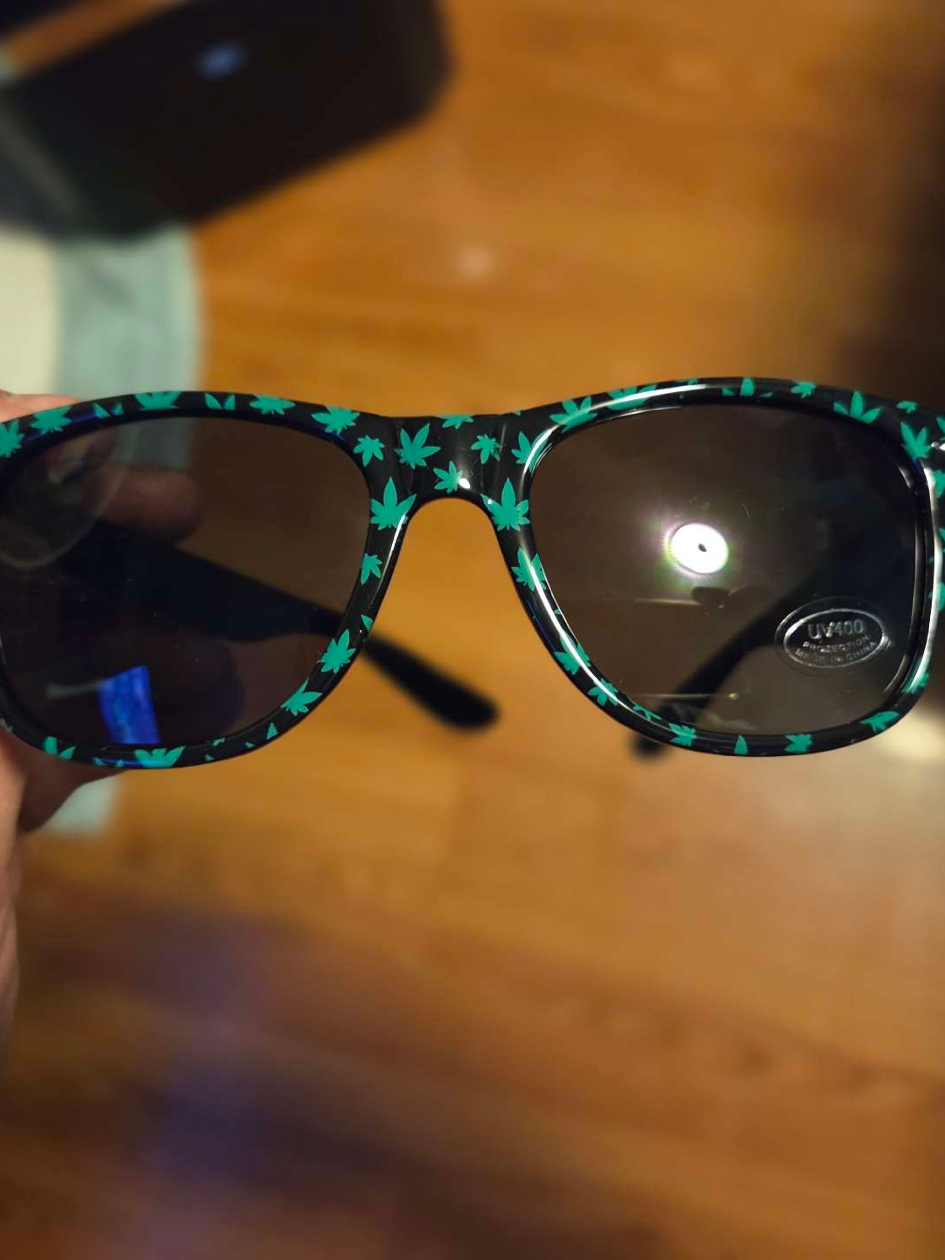 Preview pic of Sun glasses NEW