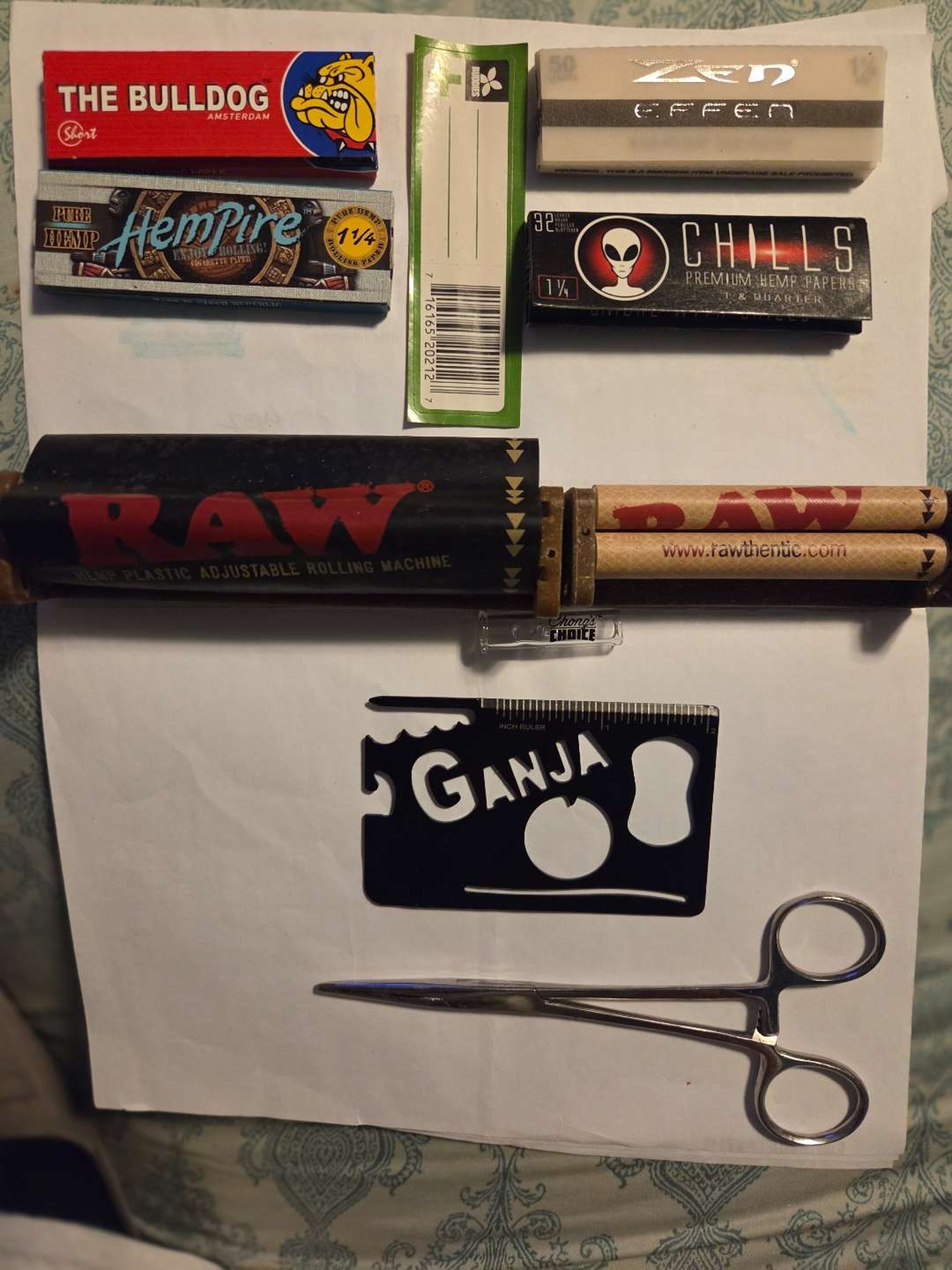 Preview pic of Rolling machines and papers and tool
