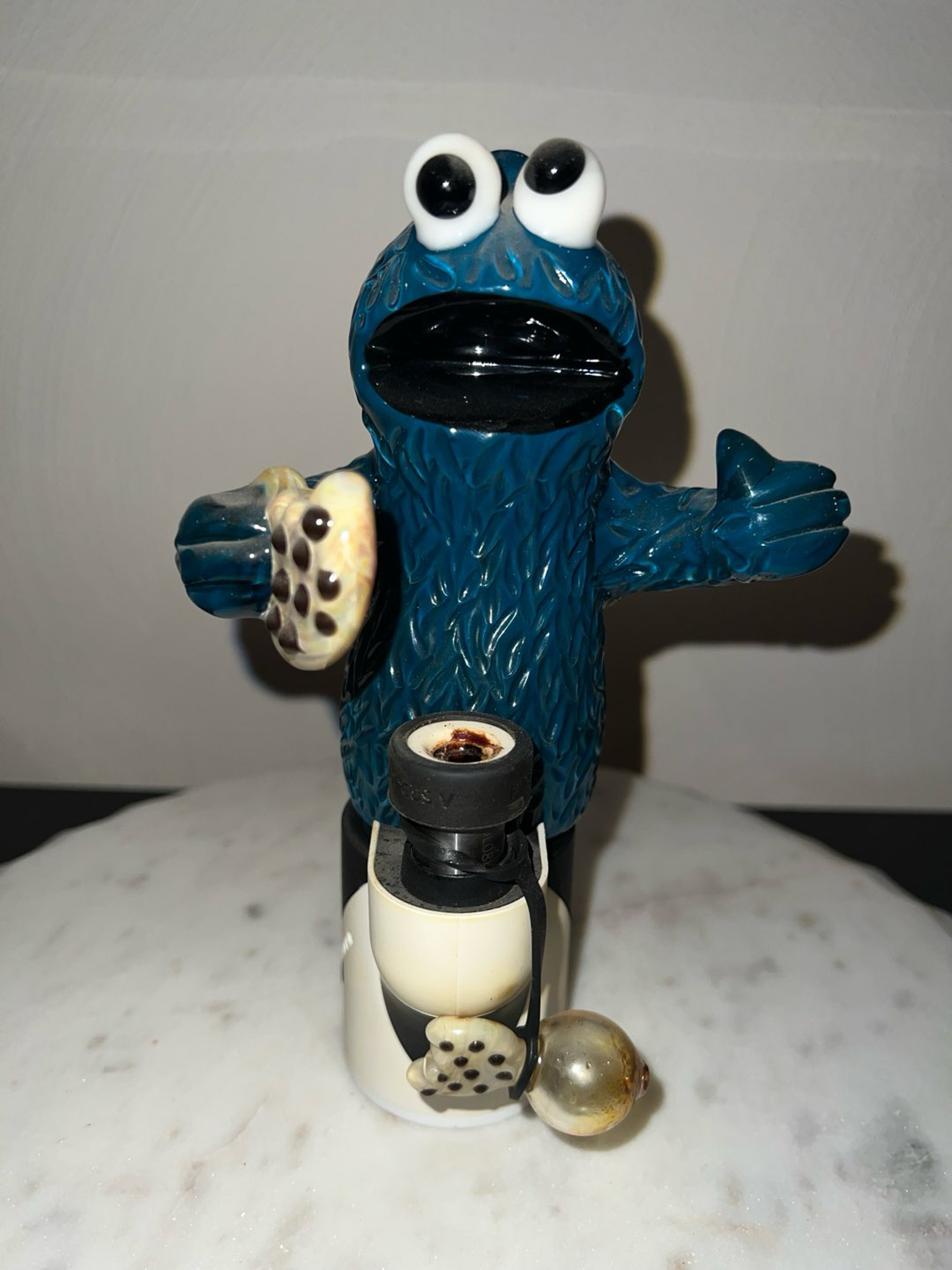 Preview pic of Cookie Monster with Carta and cookie carb cap