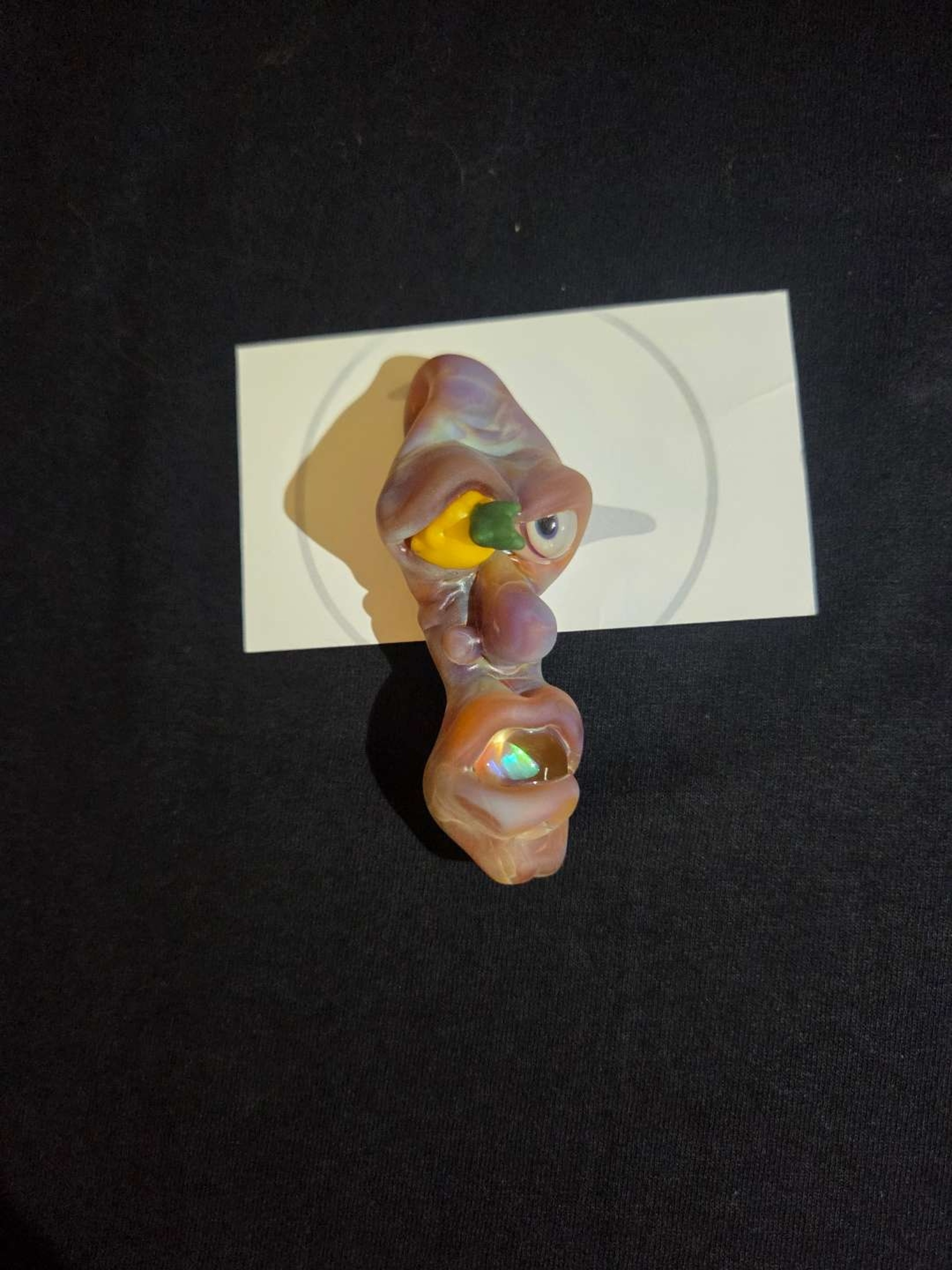 Preview pic of Goose Glass Pineapple Eye Pendant