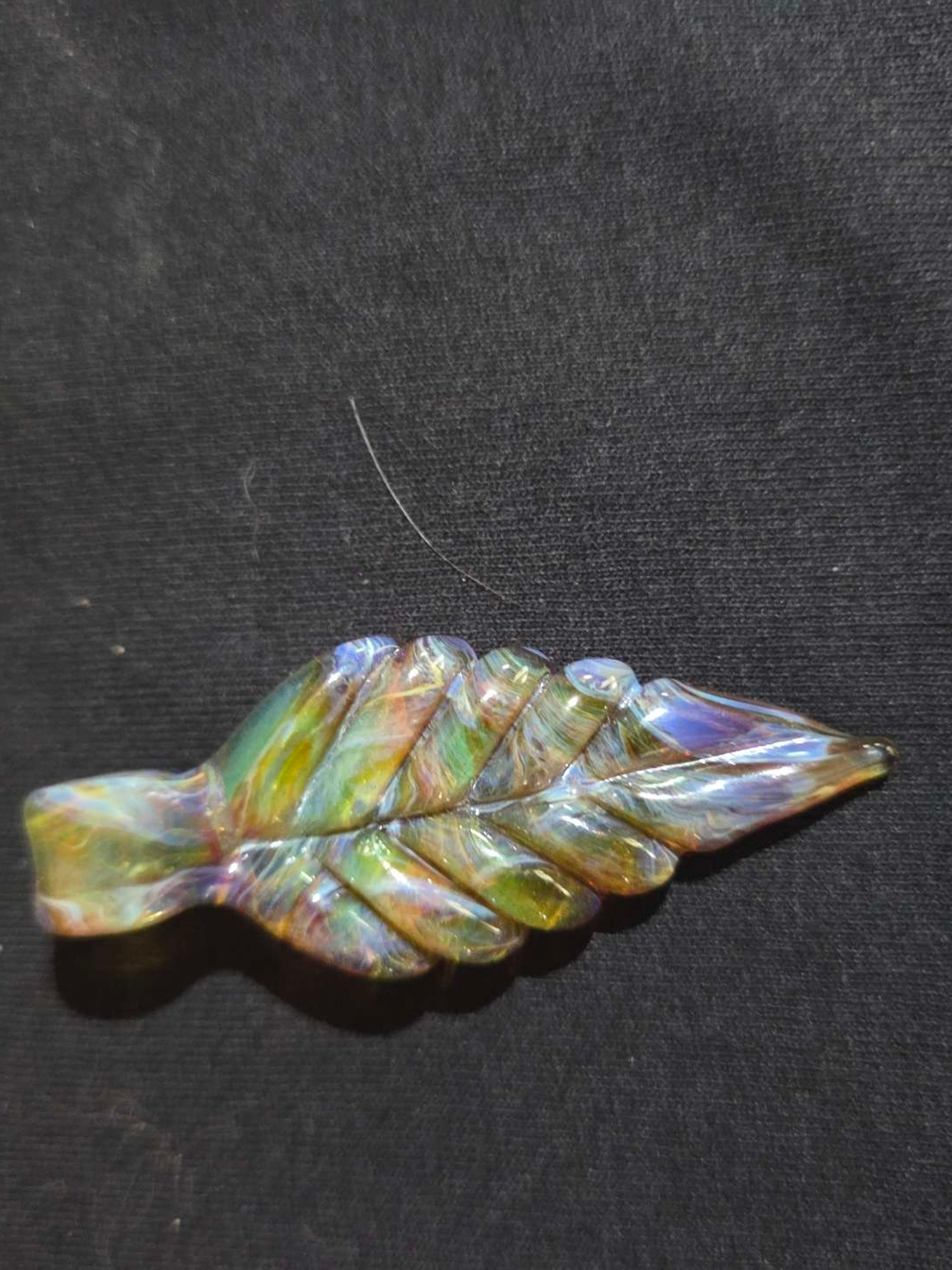 Preview pic of Grog Glass Mixed Color Leaf Pendant