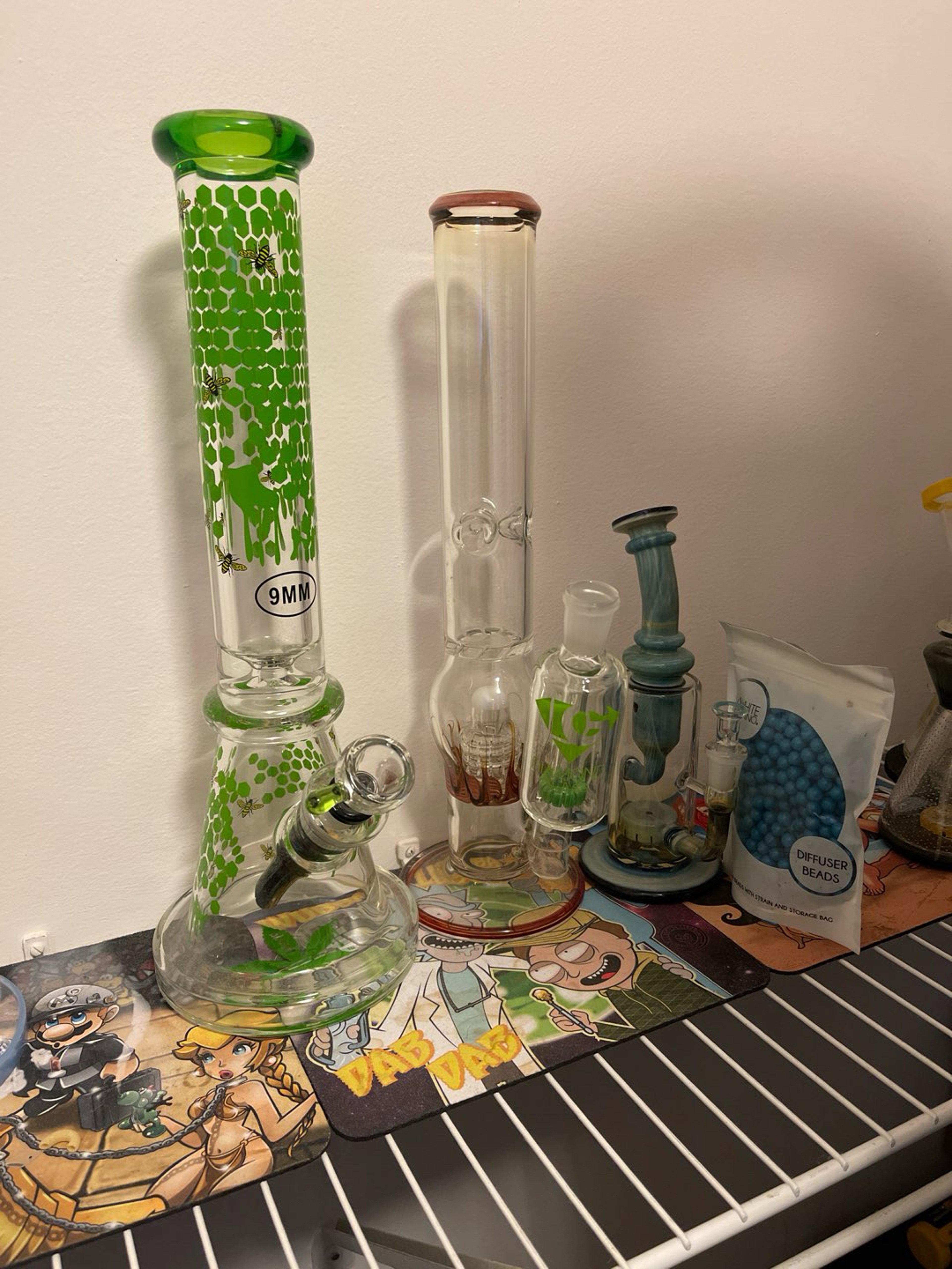 Preview pic of Bong lot