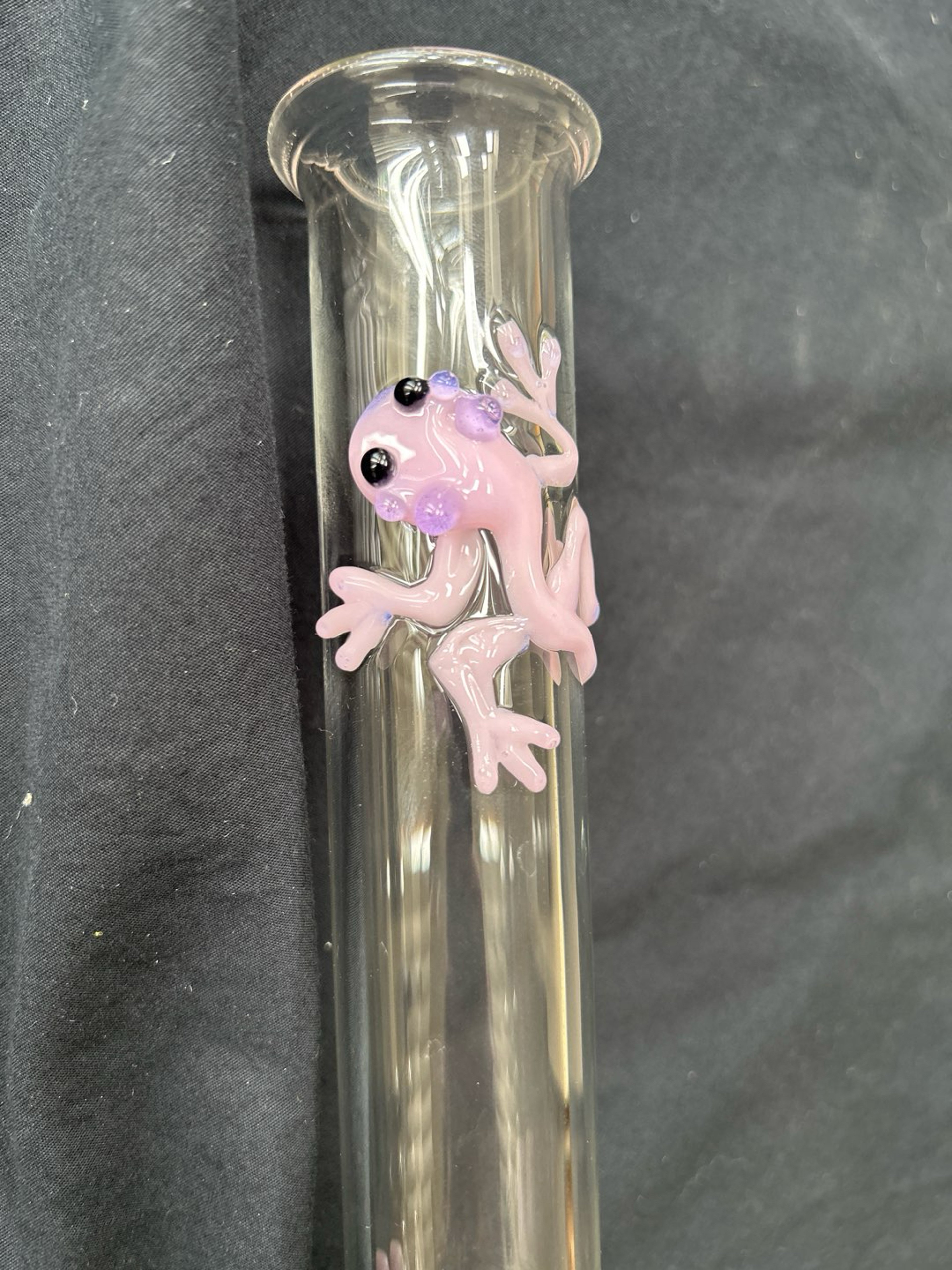 Preview pic of Axolotl and turtle bong