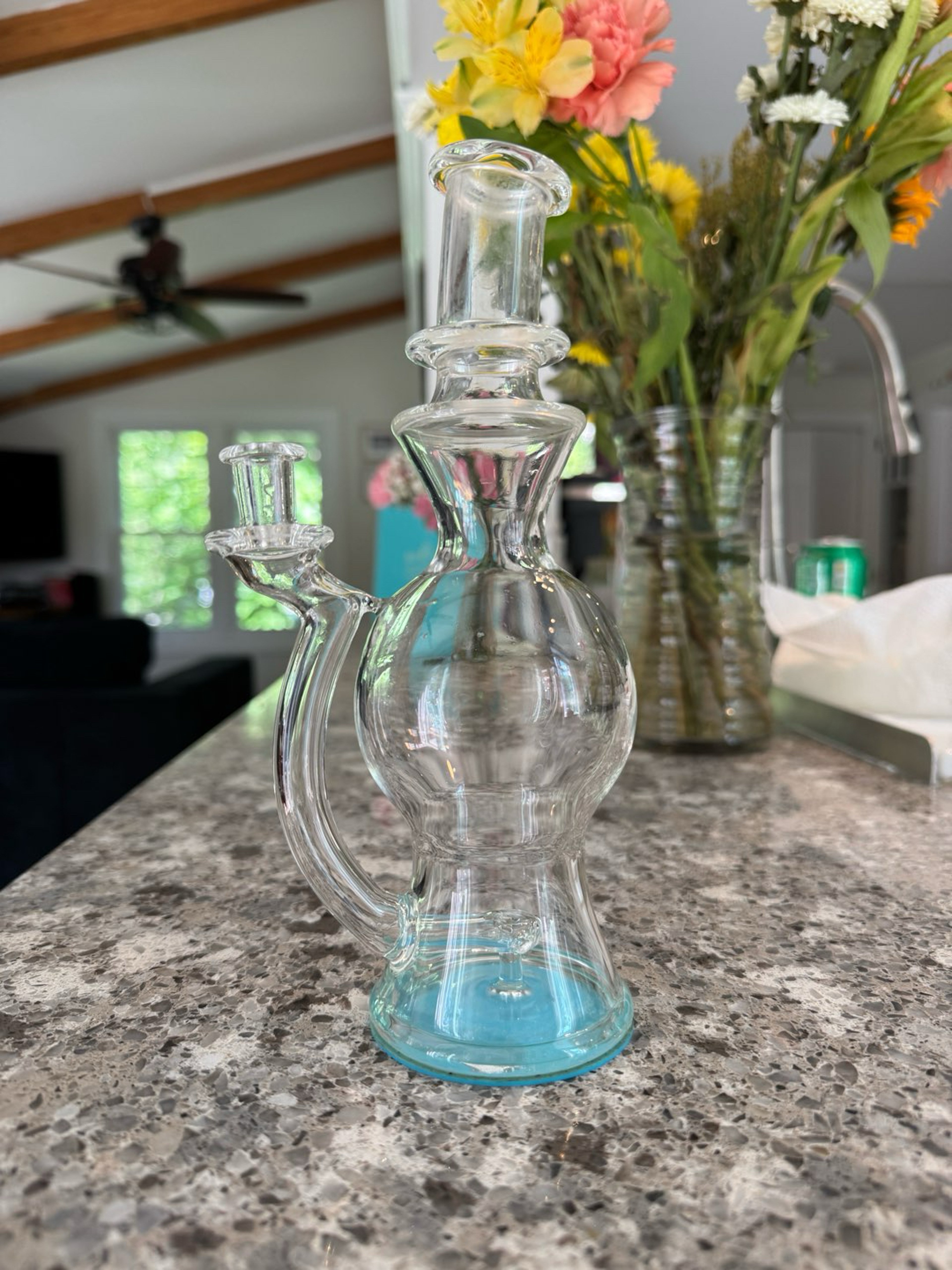 Preview pic of Liz Wright clear 10mm dab rig