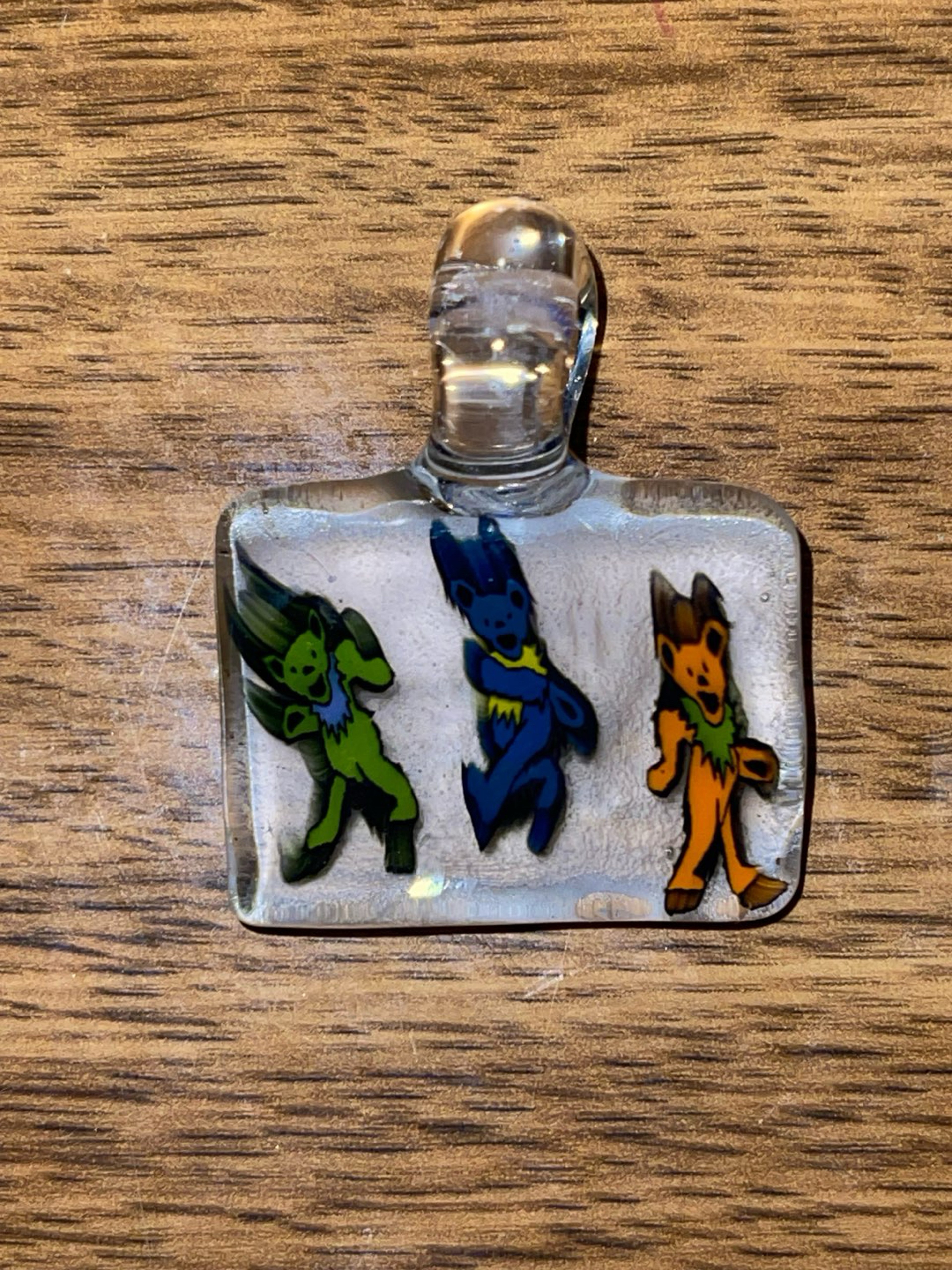 Preview pic of Rk glass dancing bears pendant