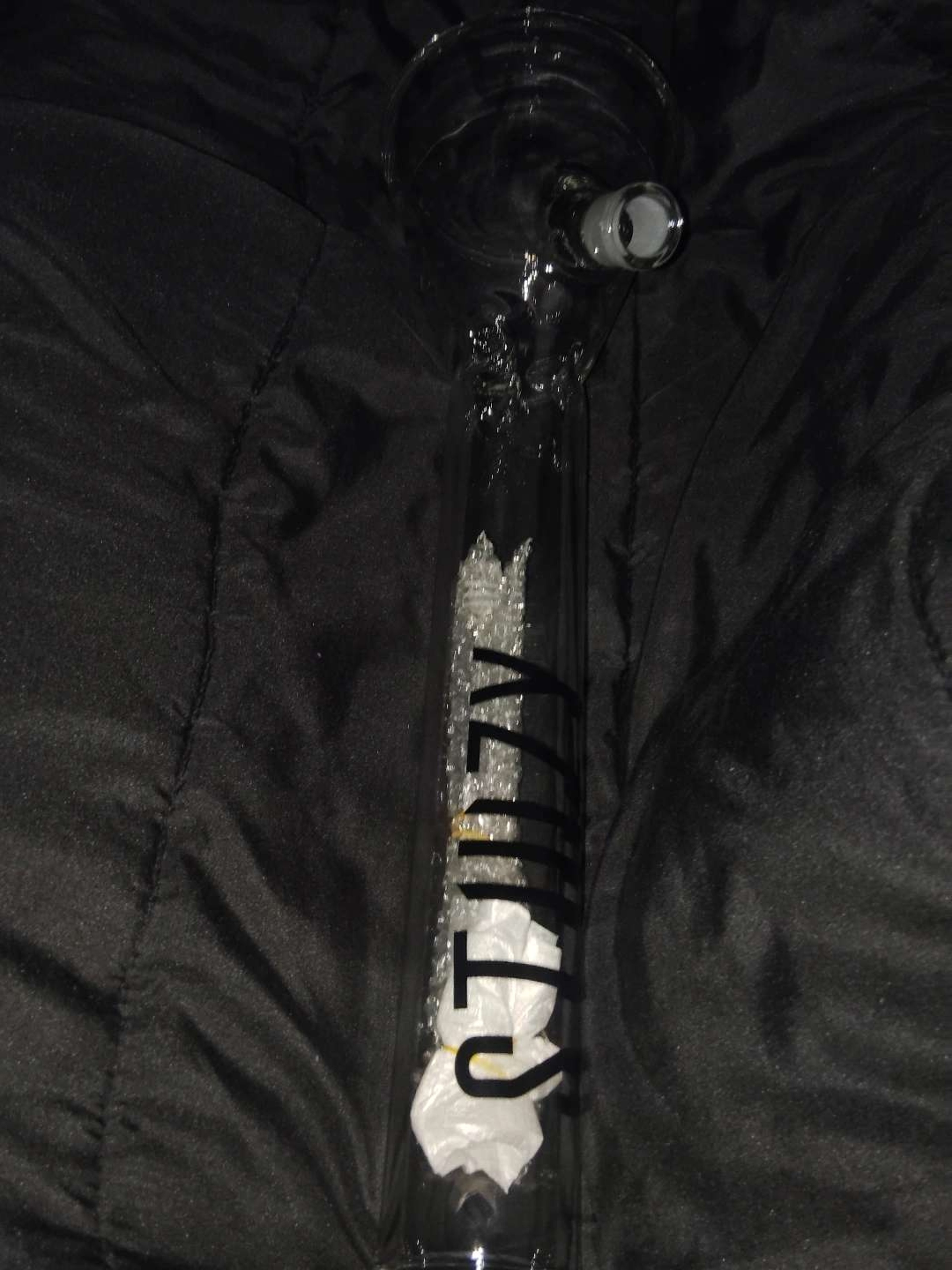 Preview pic of Stiiizy bong and bag