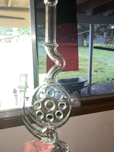 Preview pic of Uzzi glass