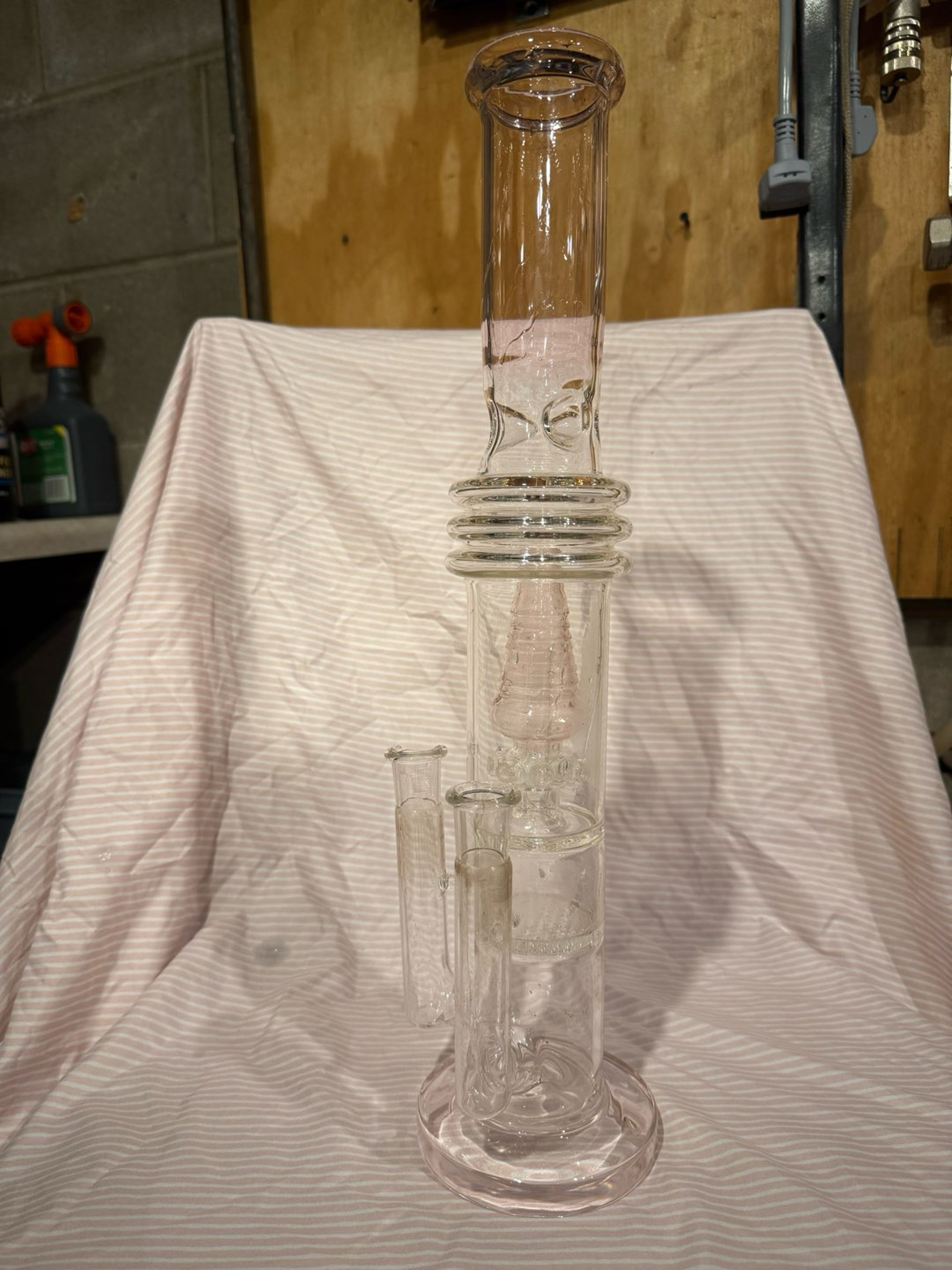 Preview pic of Dual 18 MM bowl bong