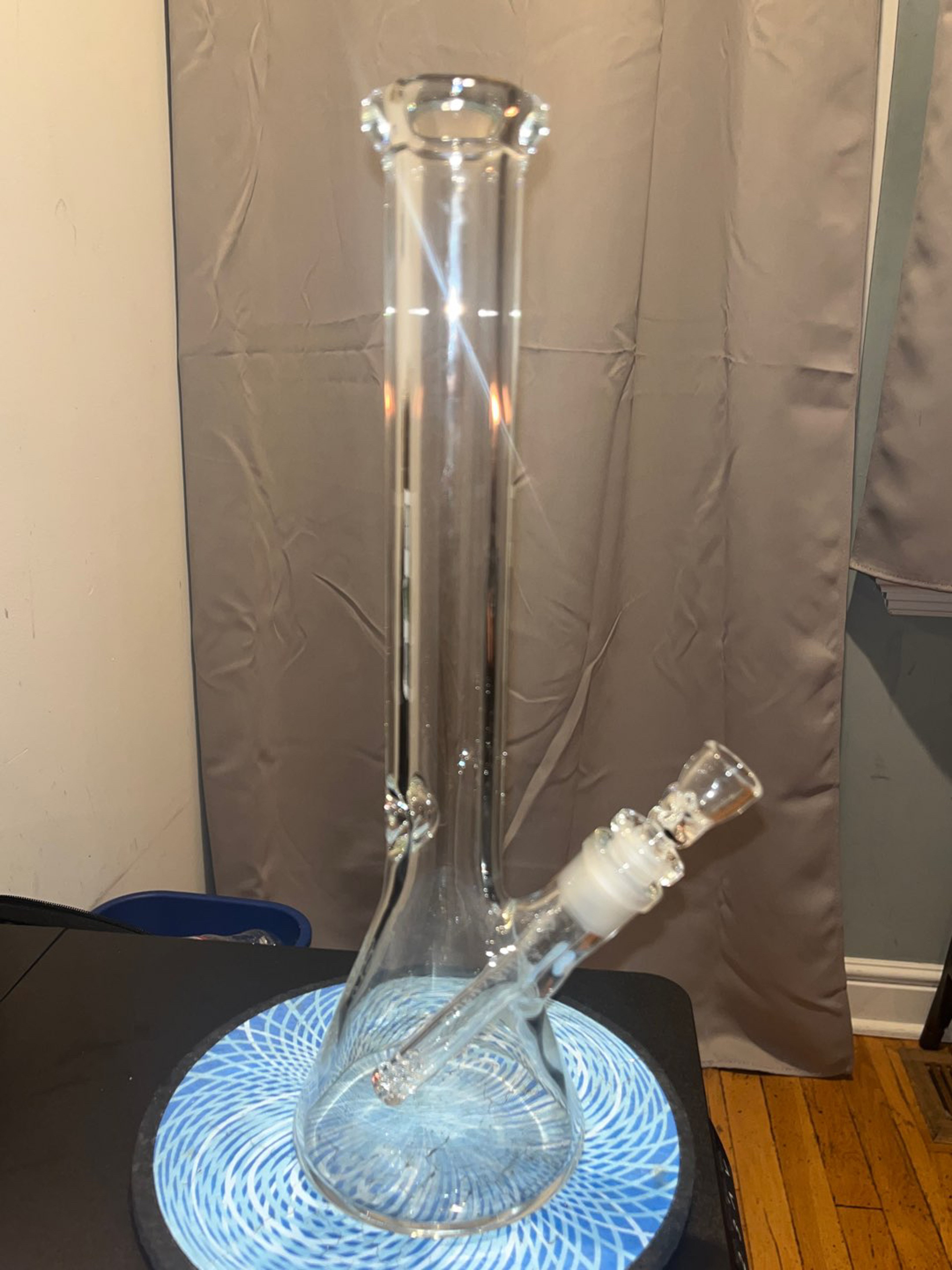 Preview pic of Mighty chalice beaker bong