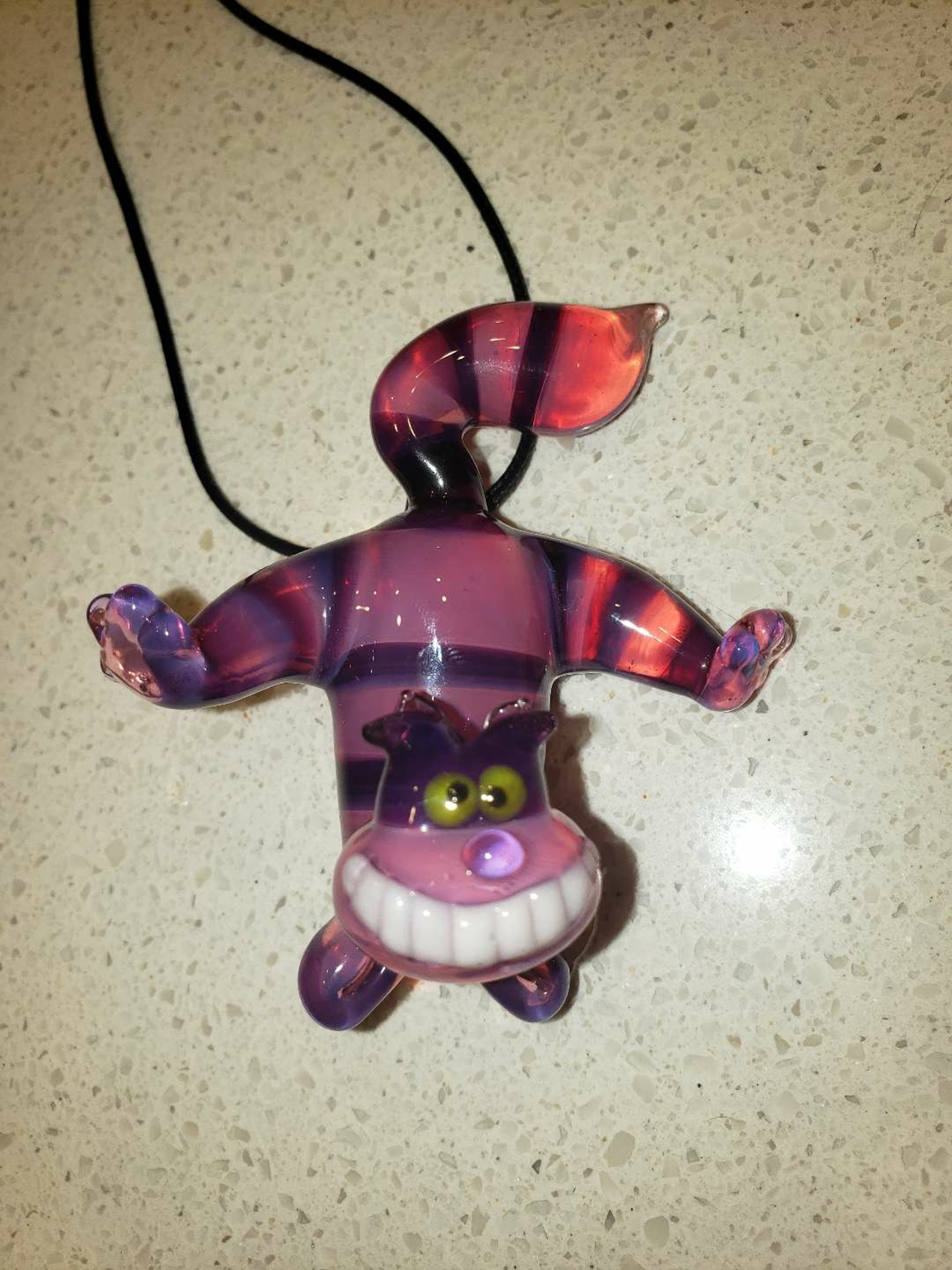 Preview pic of Cheshire cat pendant