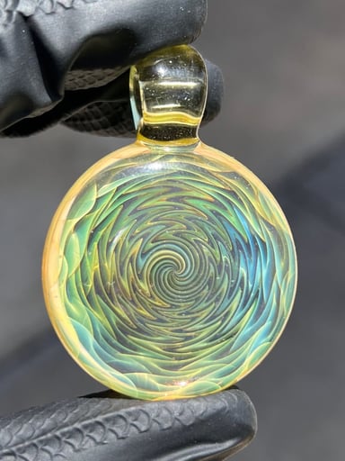 Preview pic of Banjo glass pendant