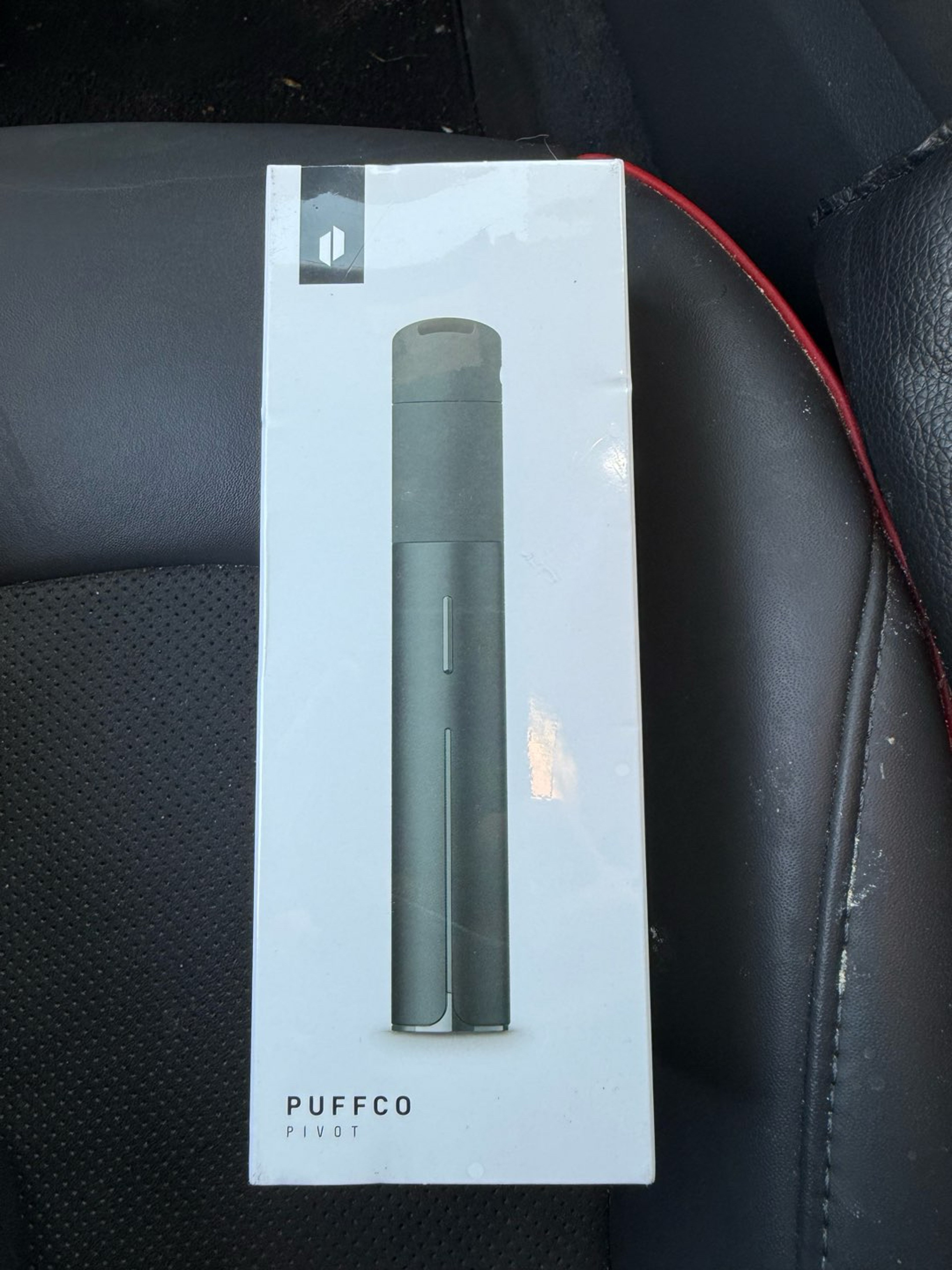 Preview pic of Puffco Pivot in Plastic seal