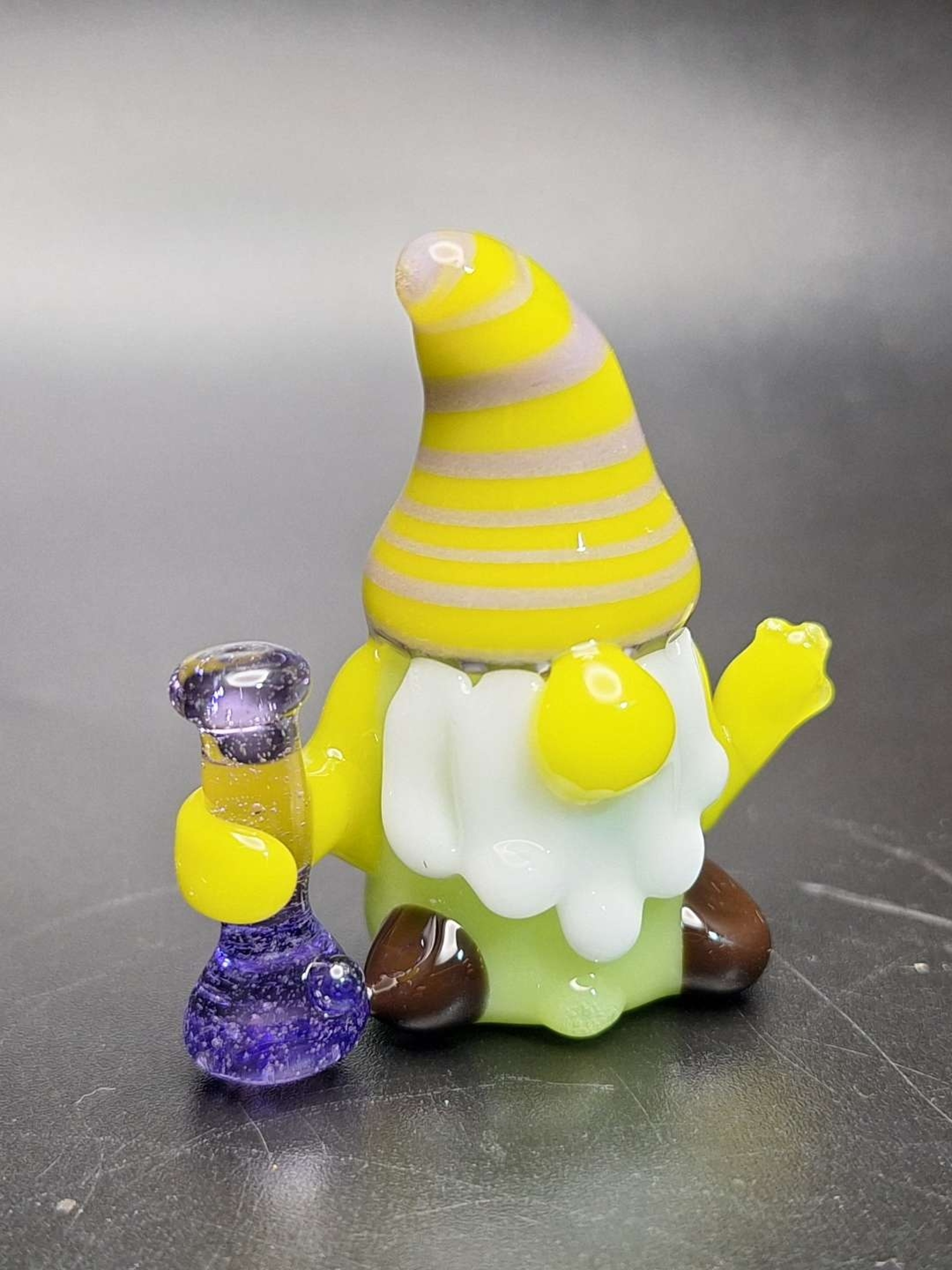 Preview pic of CFL Naughty Gnome