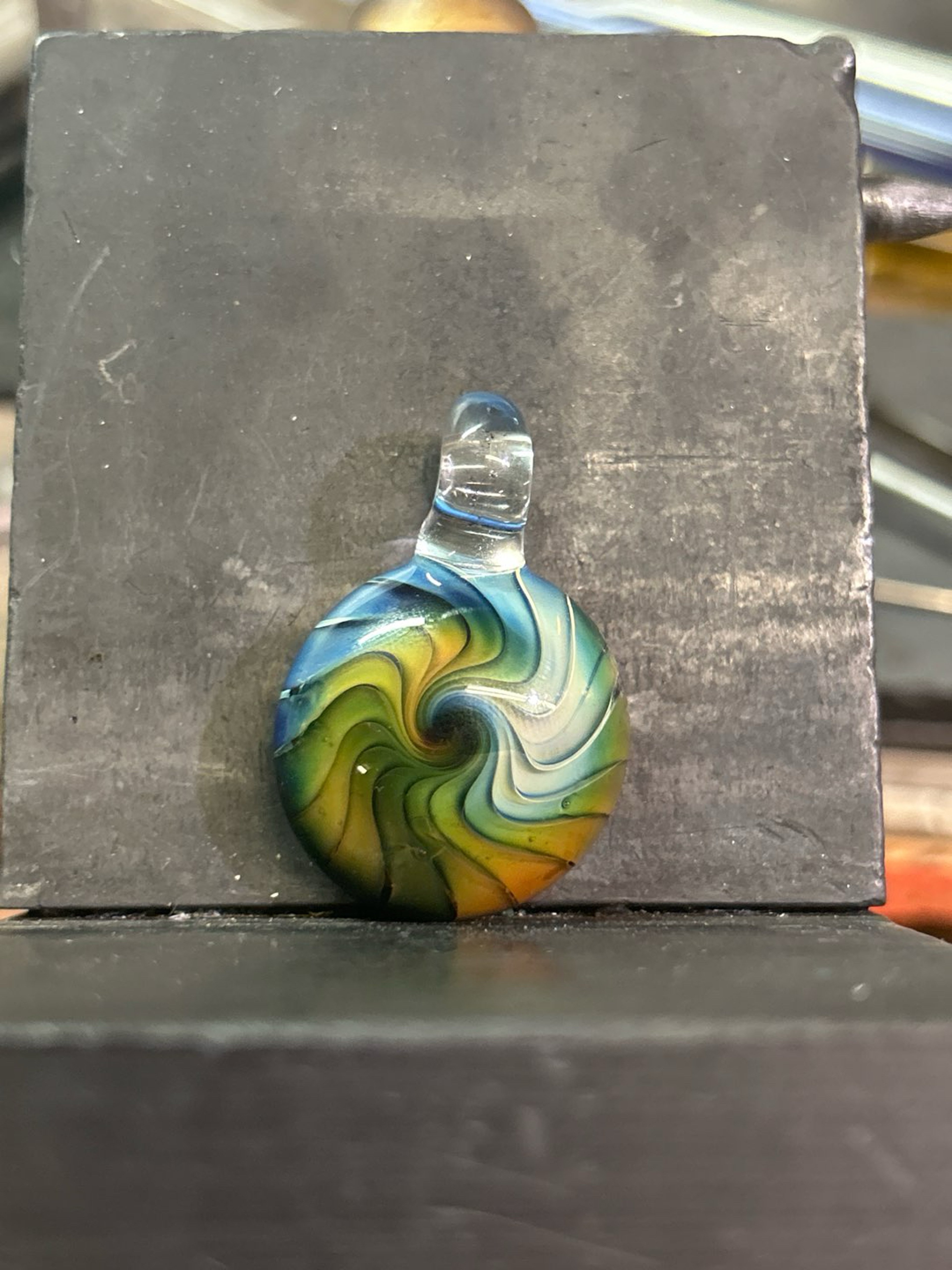 Preview pic of Fume pendant