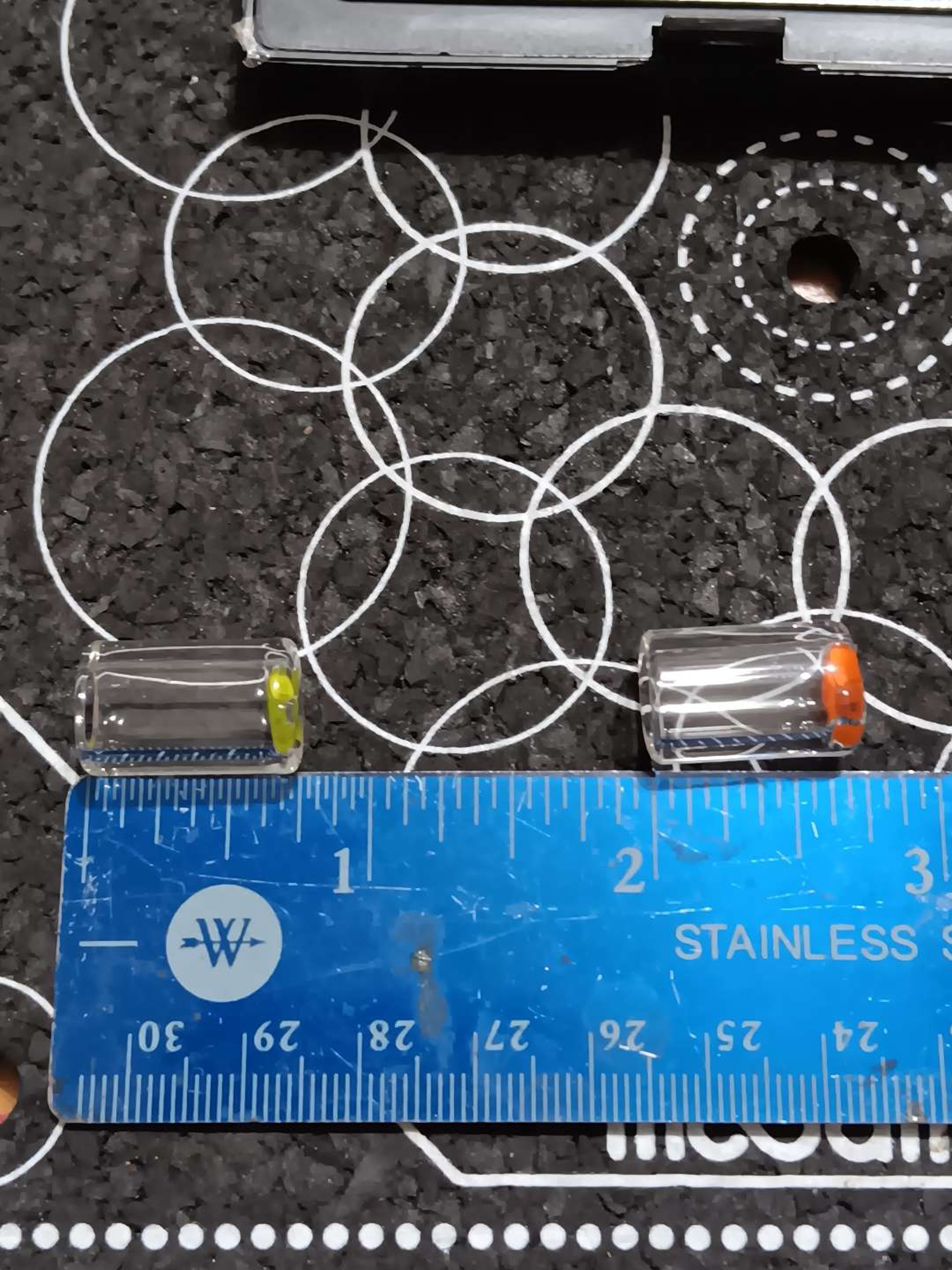 Preview pic of 2 pack of 12 mm clear with color 4 hole joint tips