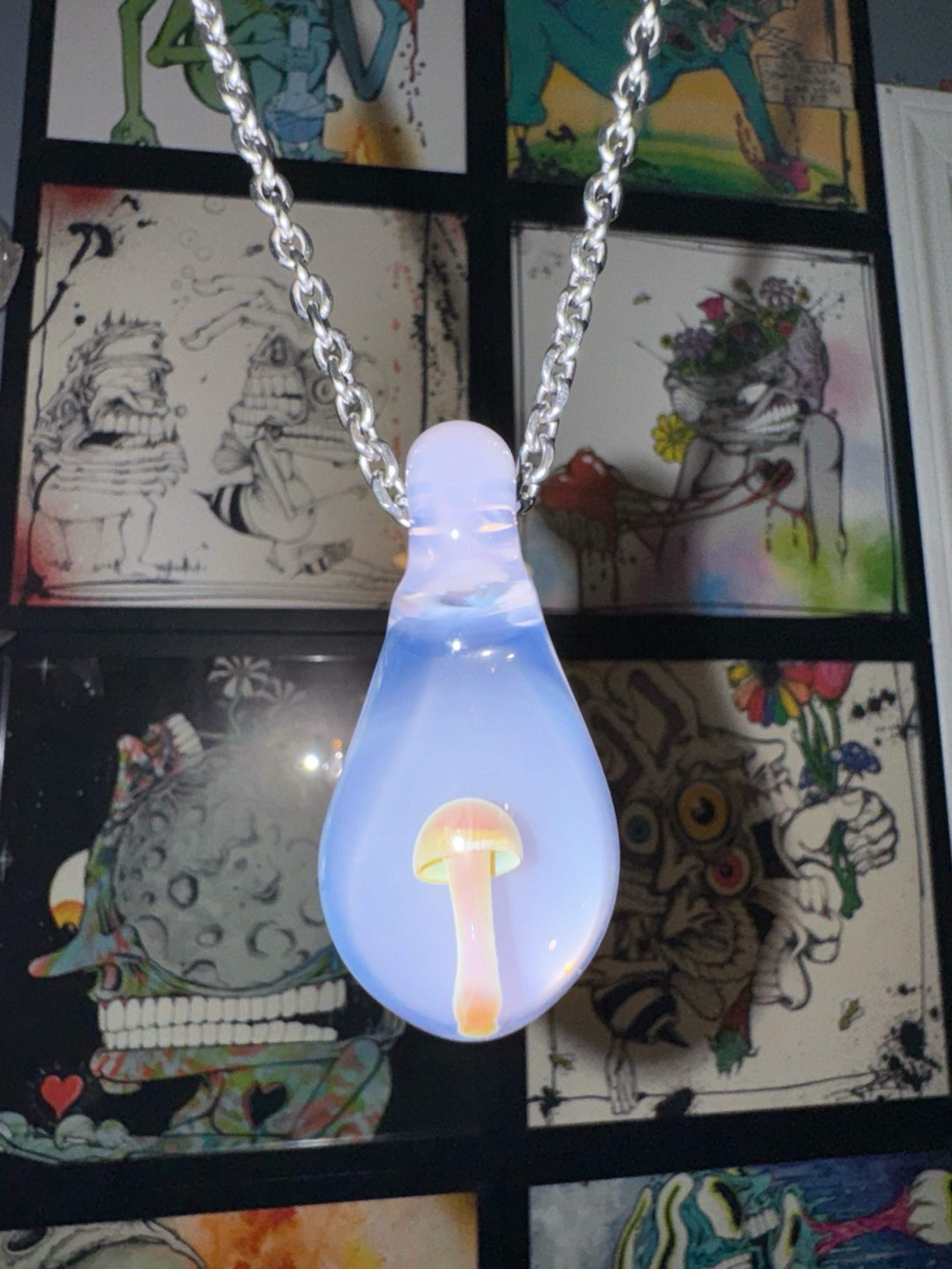 Preview pic of Mushroom implosion pendant