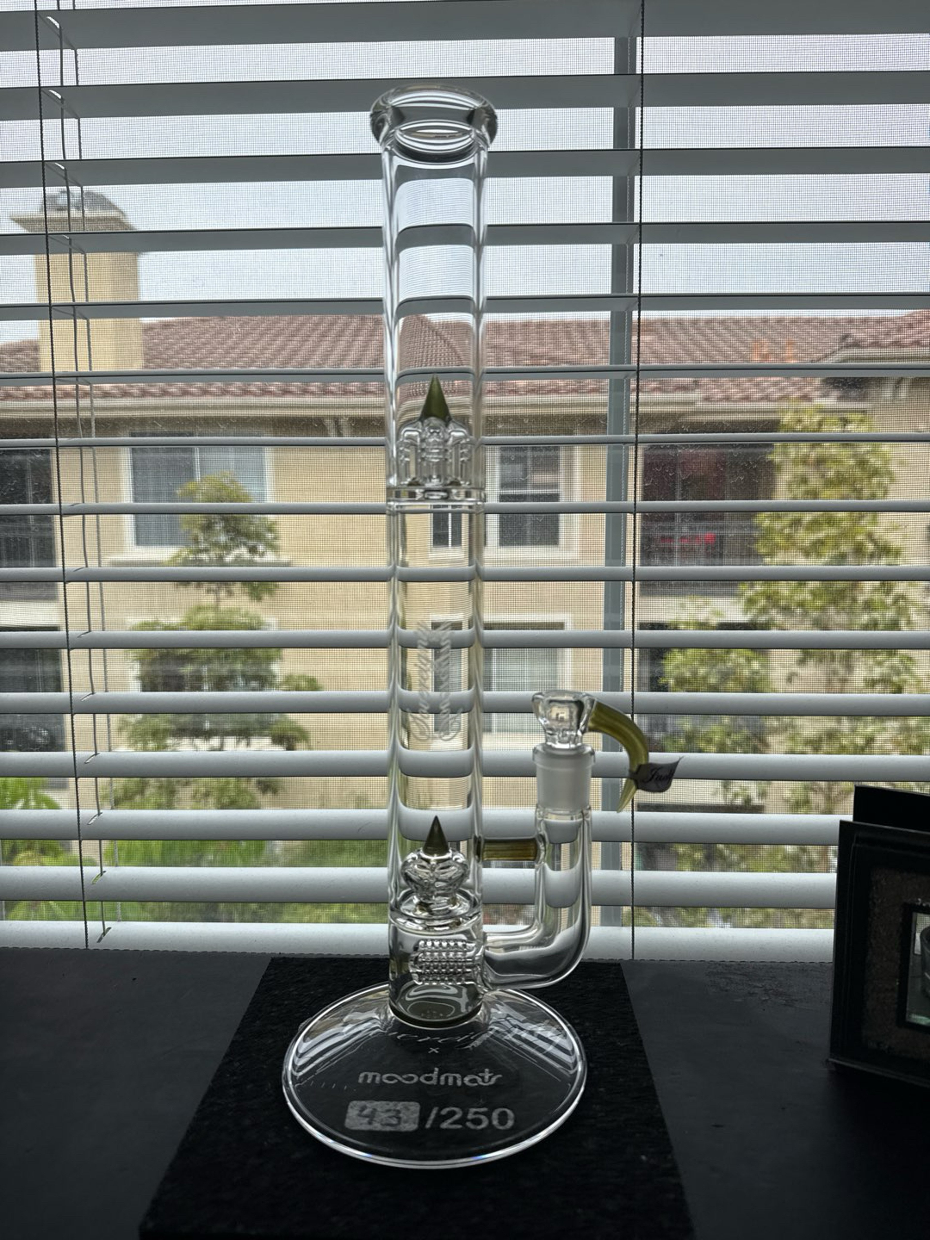 Preview pic of Sovereignty Glass 44 dual perc Thrimp