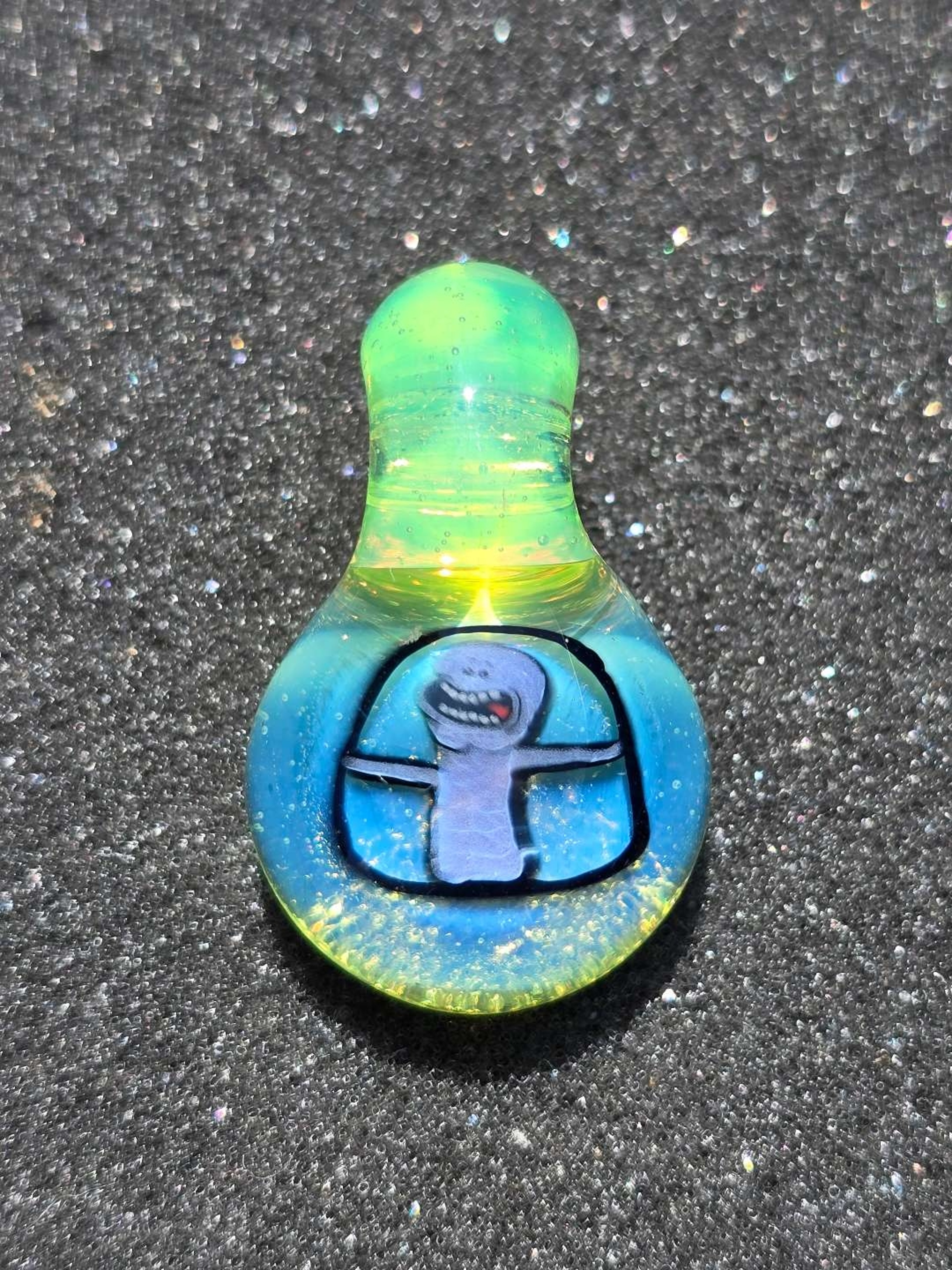 Preview pic of Keys Glass Pendant