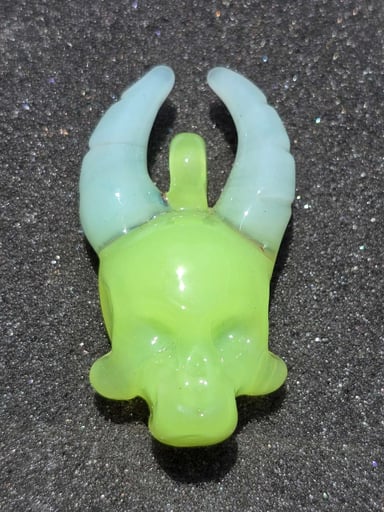 Preview pic of Antidote Skull With Horns Pendant